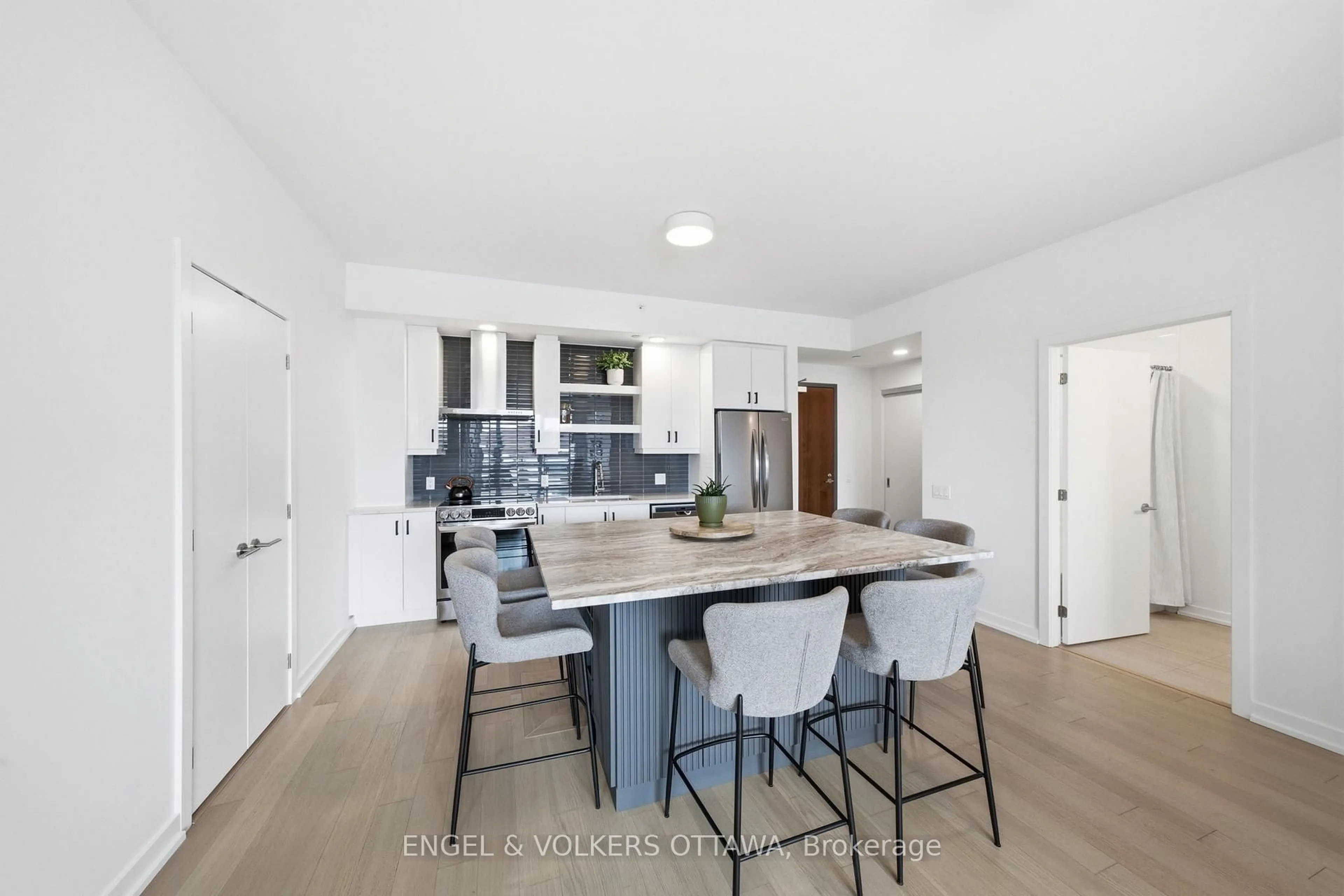 Open concept kitchen, unknown for 320 Miwate Private #317, Ottawa Ontario K1R 0E1