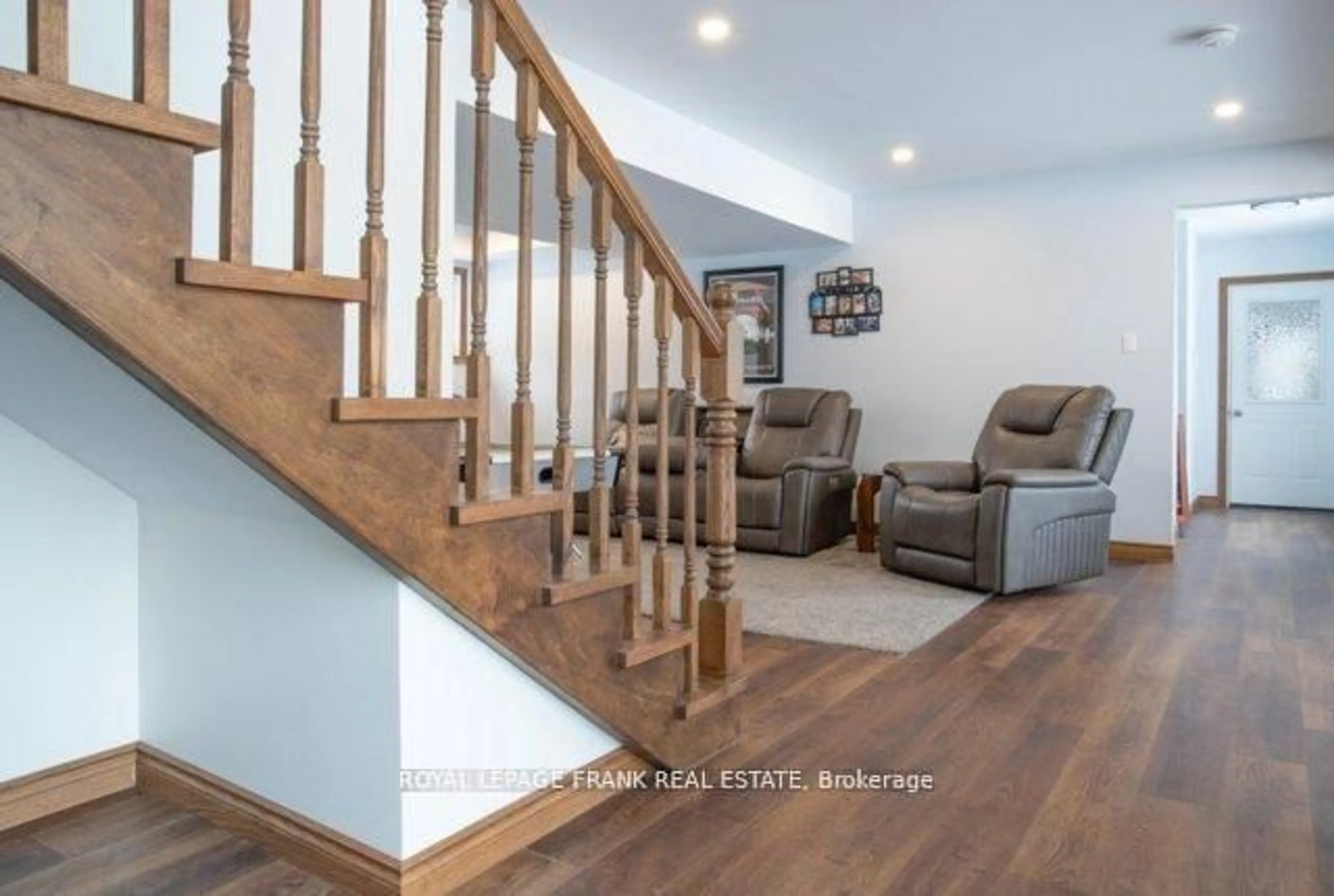Stairs for 614 KENSTONE BEACH Rd, Kawartha Lakes Ontario K0M 1A0