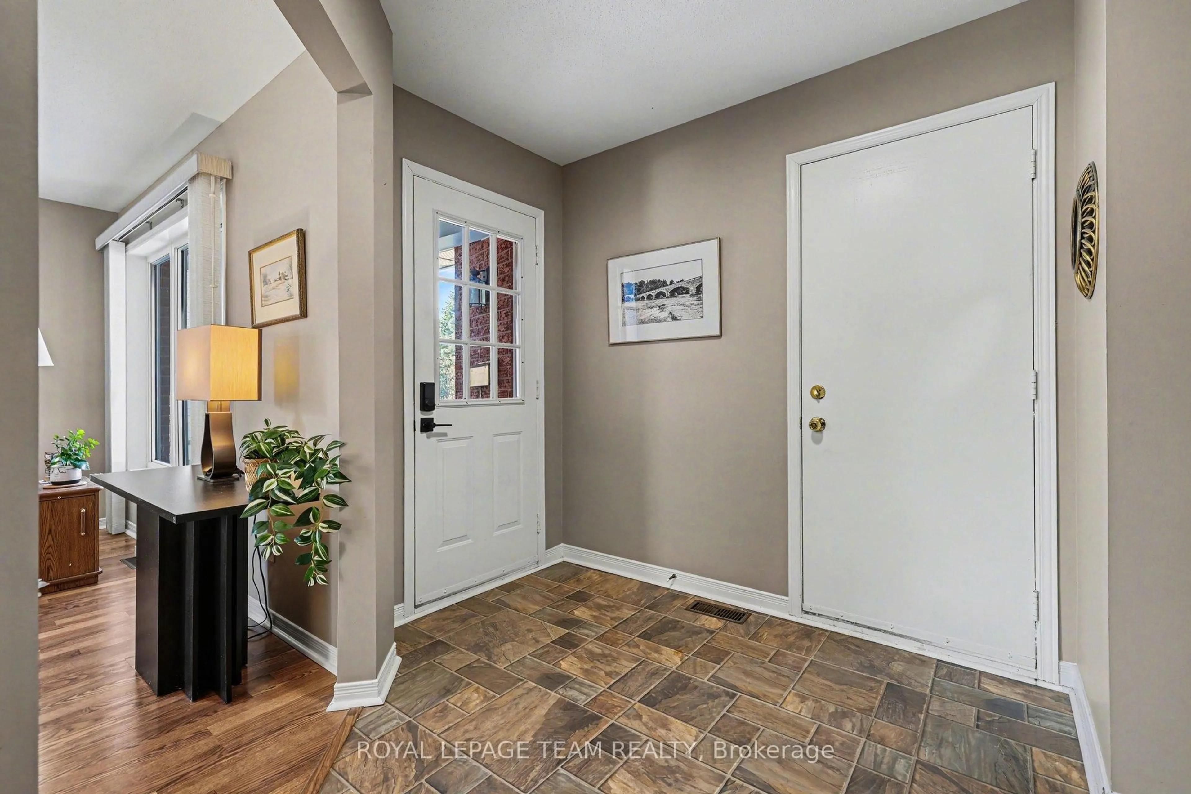 Indoor entryway for 90 Moresby Dr, Kanata Ontario K2M 2J6