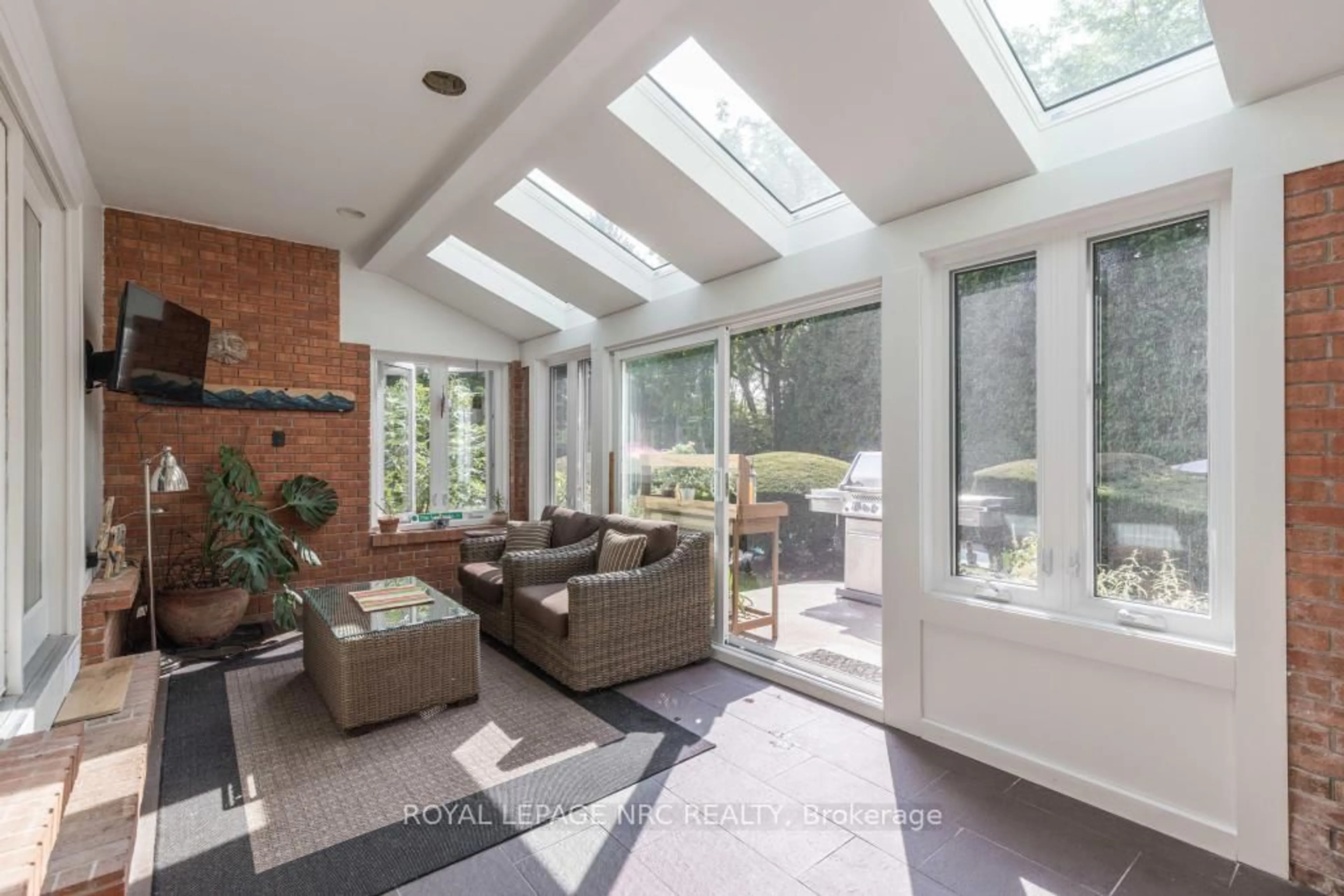 Unknown for 7 Christopher St, Niagara-on-the-Lake Ontario L0S 1J0