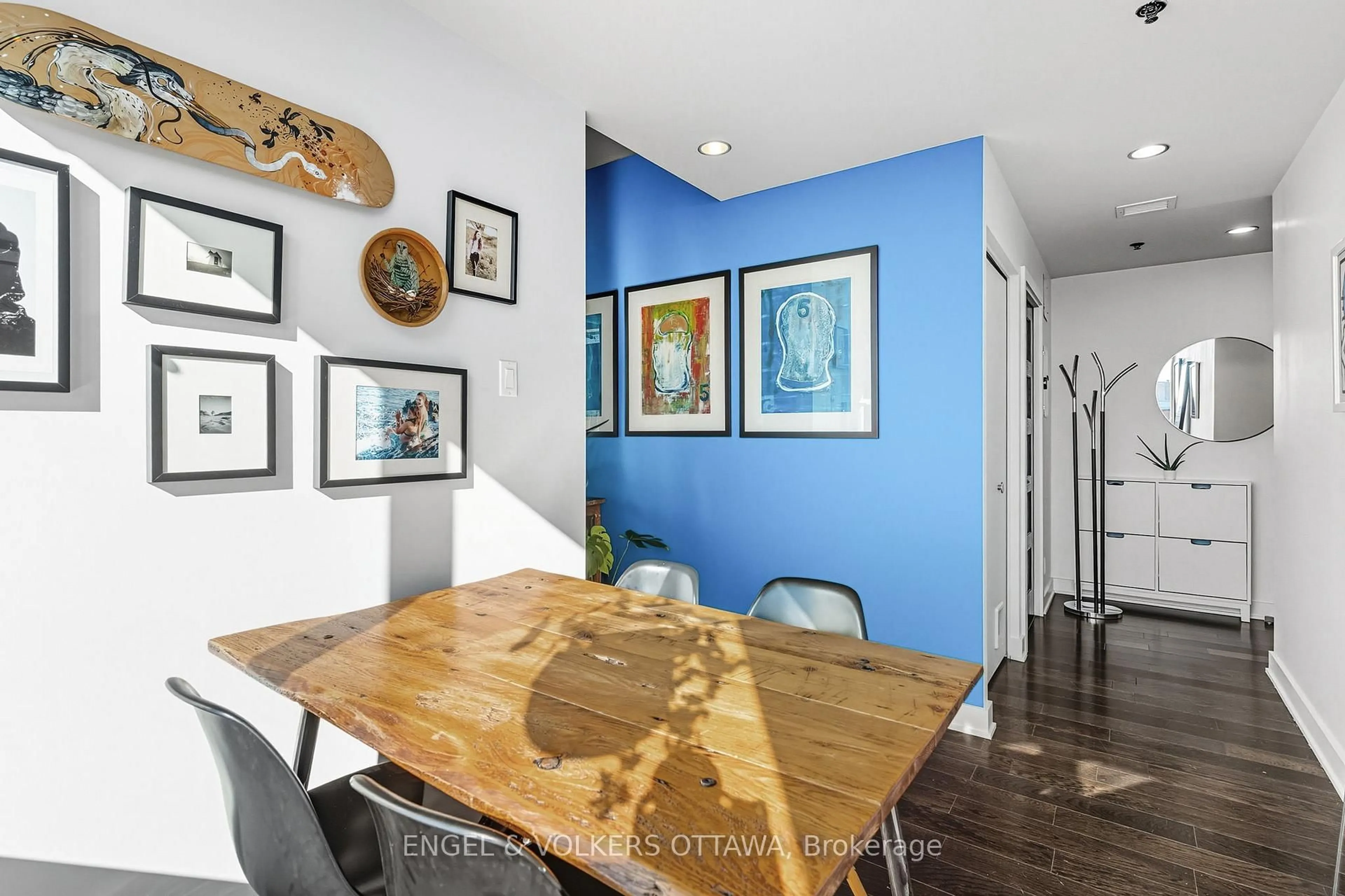 Dining room, wood/laminate floor for 360 Mcleod St #603, Ottawa Ontario K2P 1A9