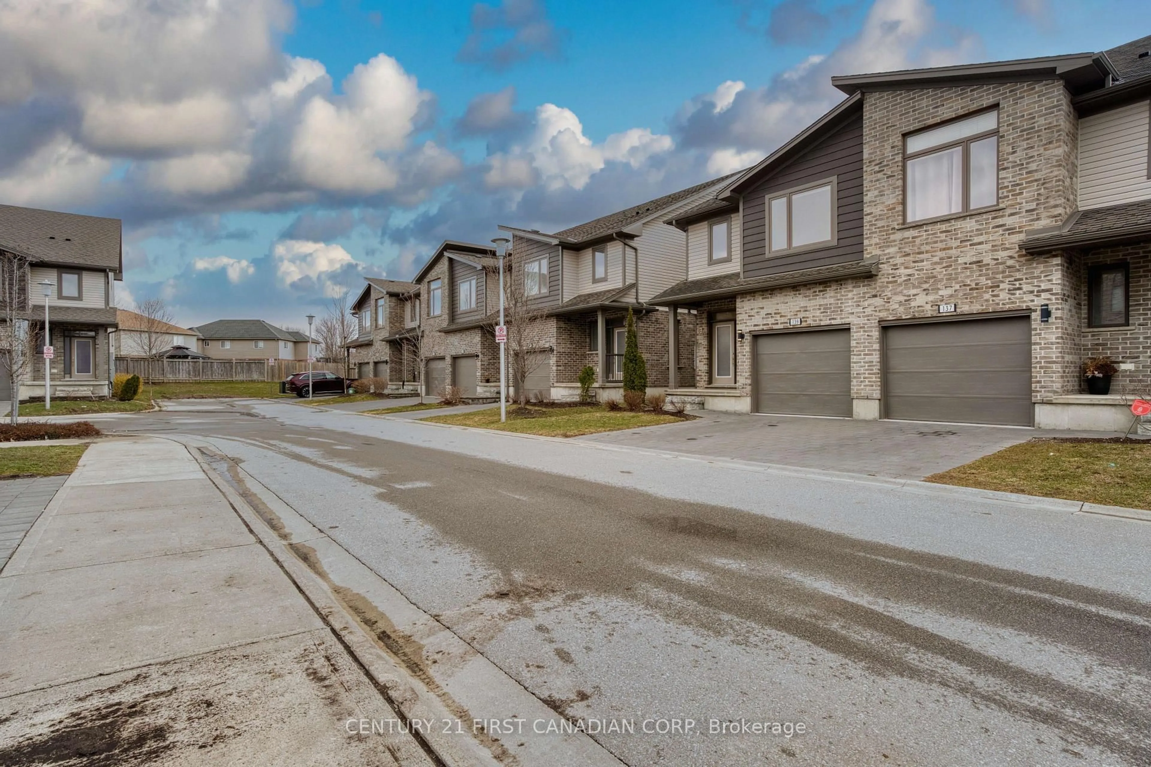 A pic from outside/outdoor area/front of a property/back of a property/a pic from drone, street for 1960 Dalmagarry Rd #139, London North Ontario N6G 0A6