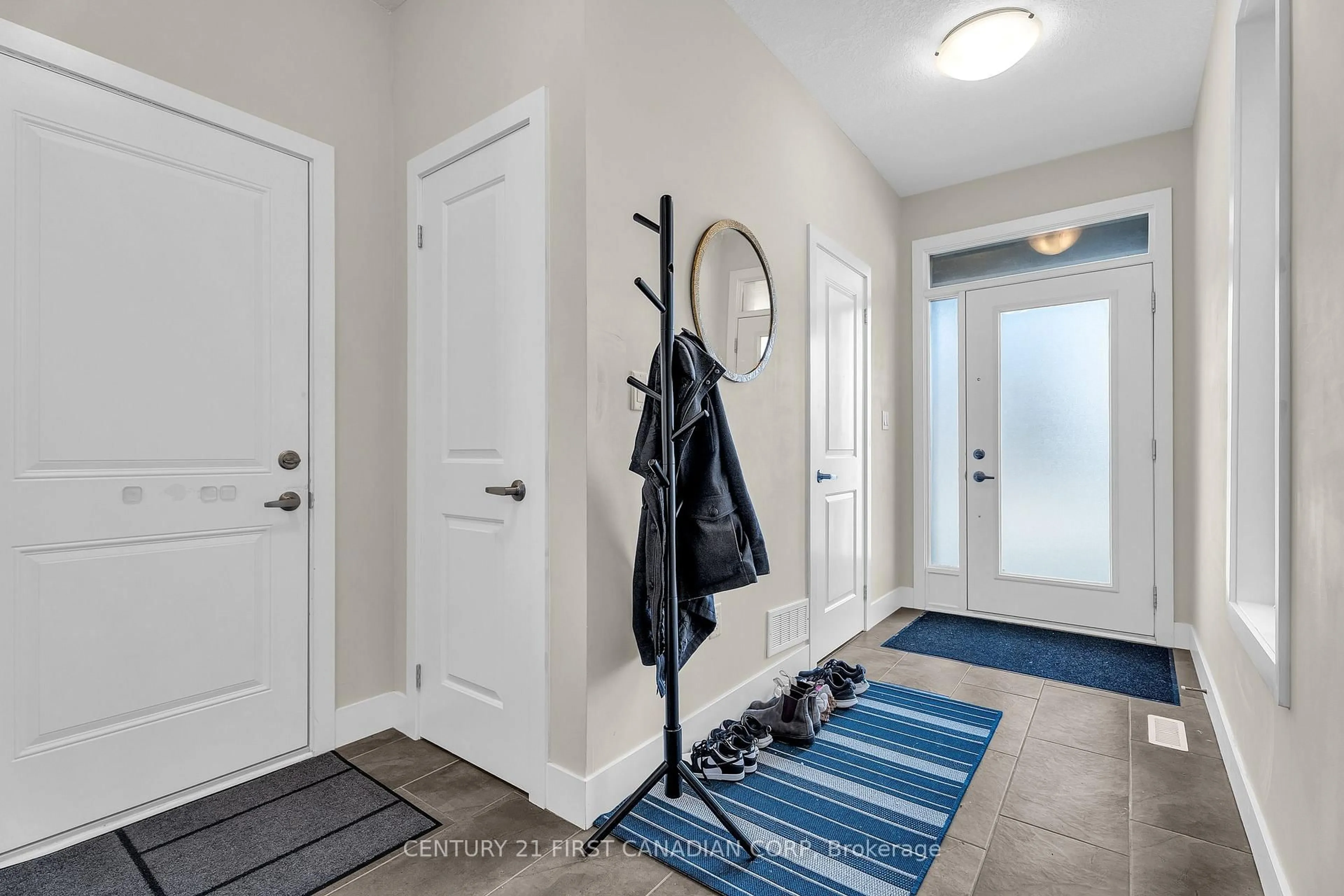 Indoor entryway for 1960 Dalmagarry Rd #139, London North Ontario N6G 0A6