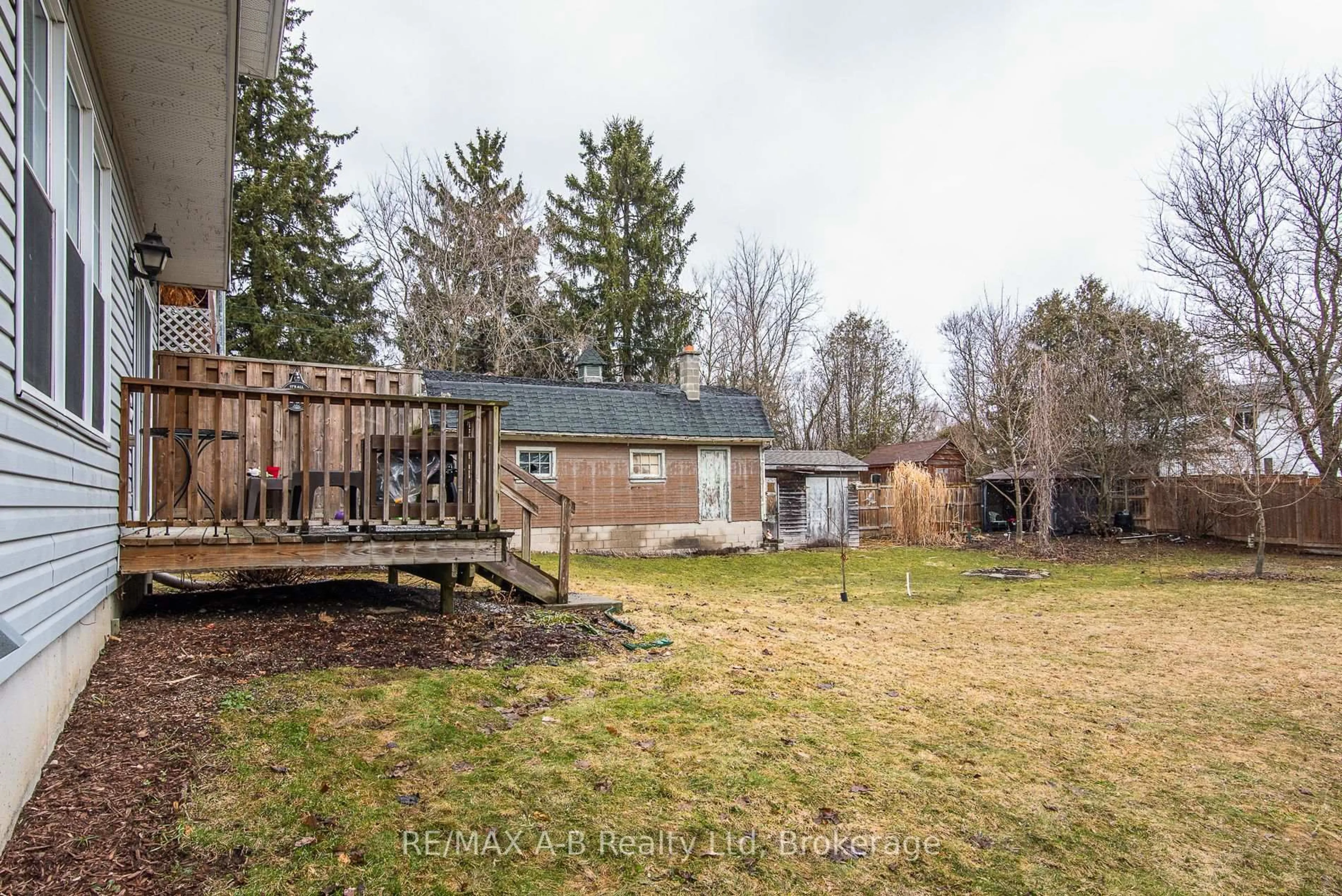 A pic from outside/outdoor area/front of a property/back of a property/a pic from drone, unknown for 209 Jacob St, Wilmot Ontario N3A 1C5