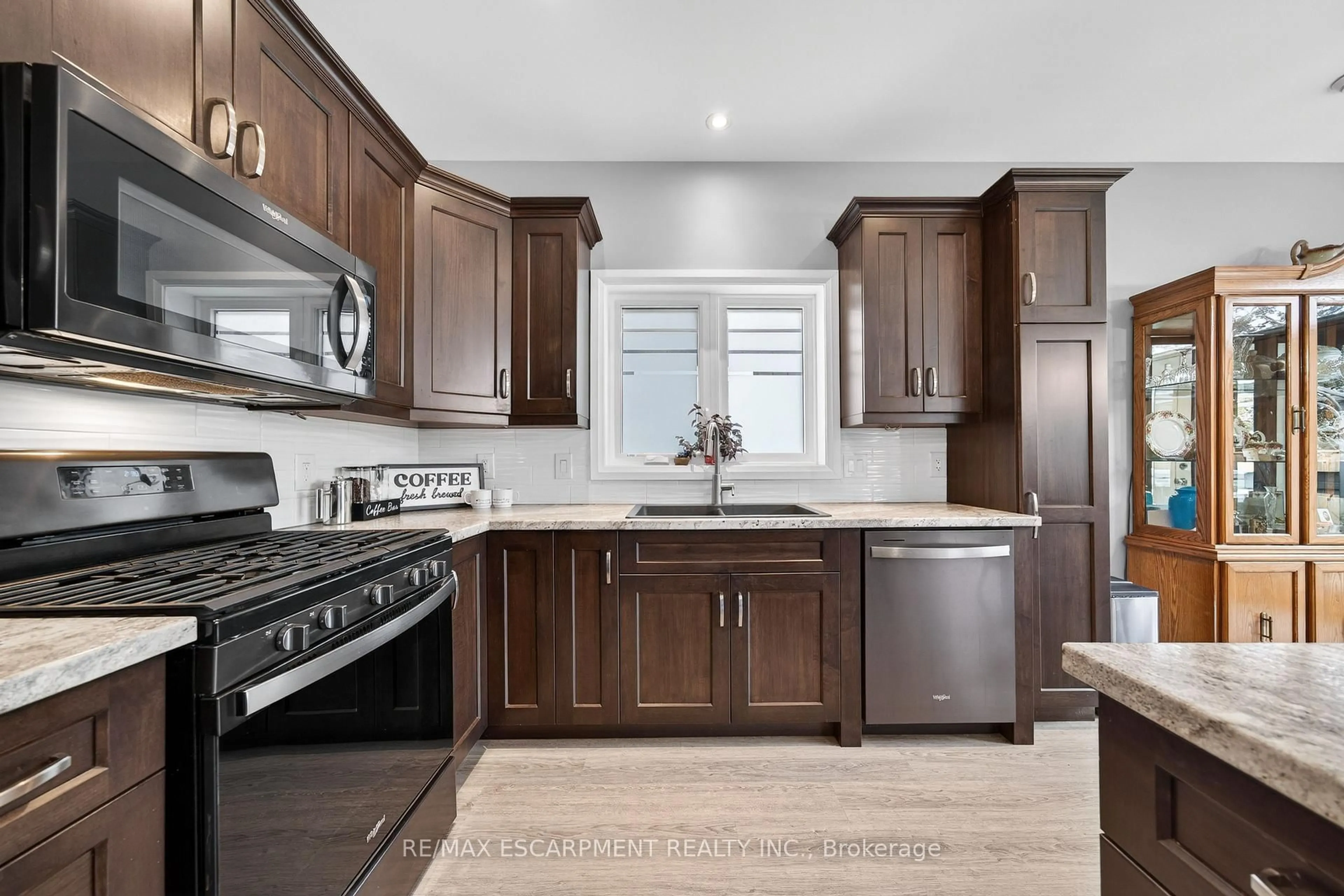 Open concept kitchen, ceramic/tile floor for 5 - 740 Main St, Haldimand Ontario N1A 0B3