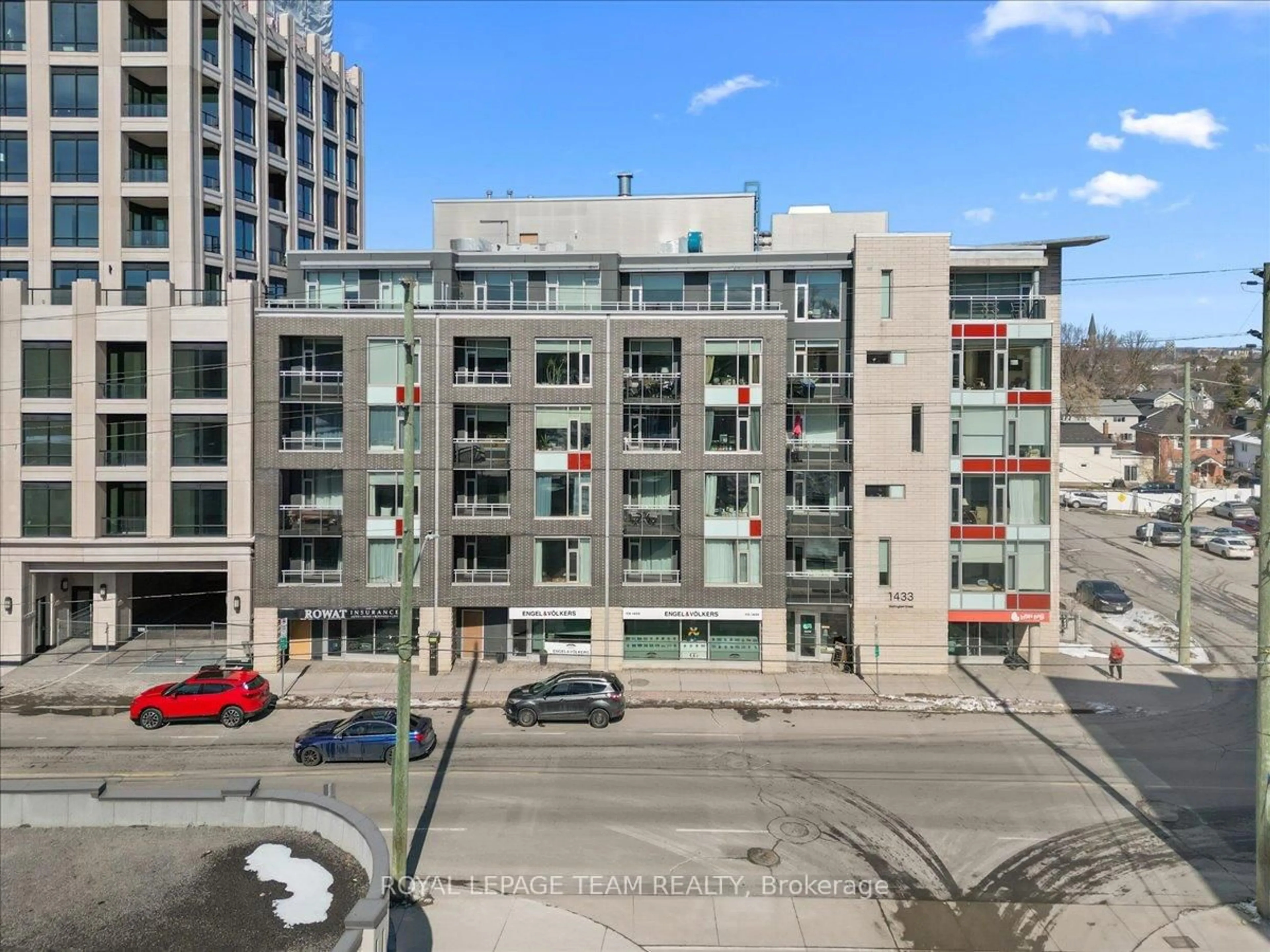 A pic from outside/outdoor area/front of a property/back of a property/a pic from drone, city buildings view from balcony for 1433 Wellington St #304, Ottawa Ontario K1Y 2X4