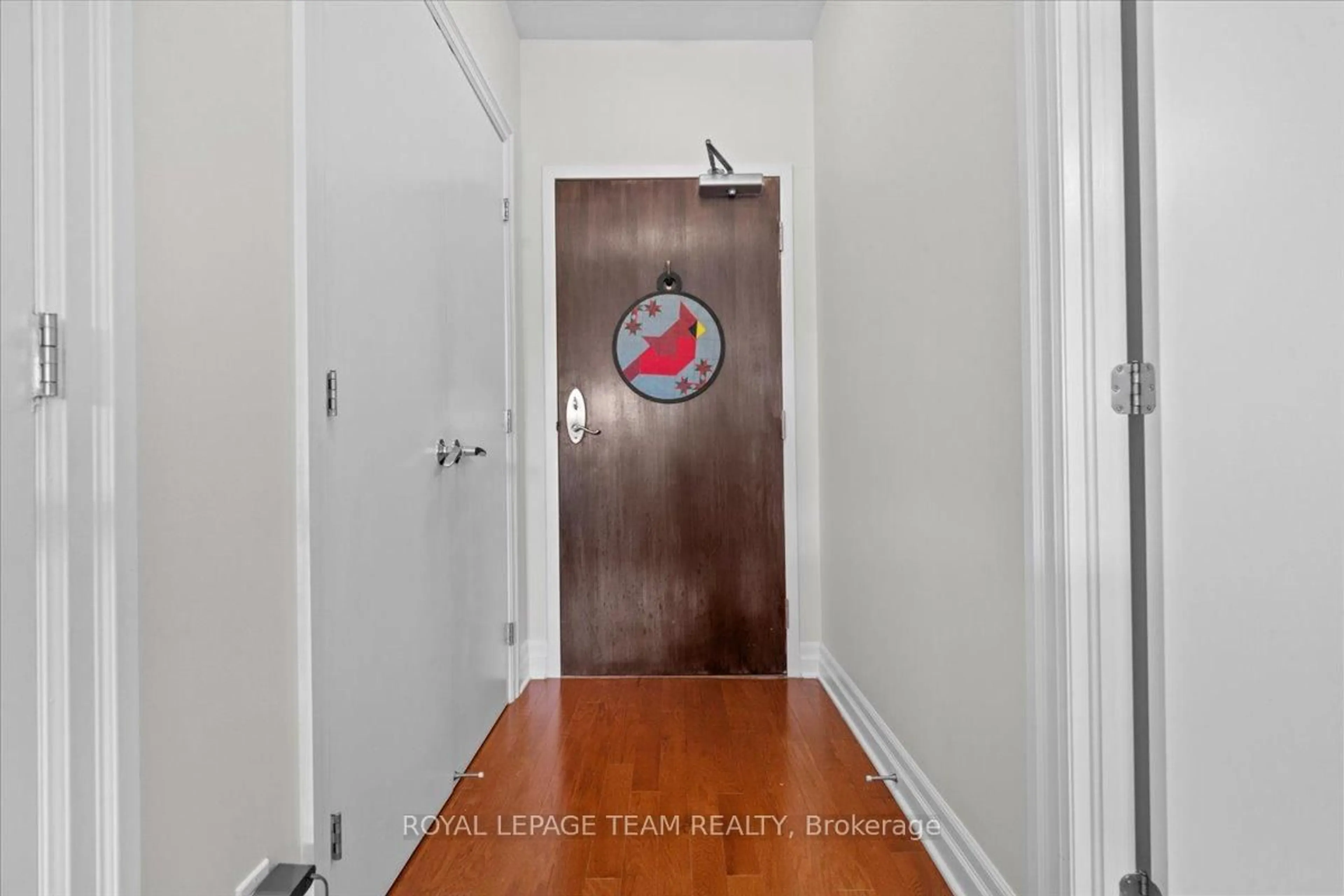 Indoor entryway for 1433 Wellington St #304, Ottawa Ontario K1Y 2X4