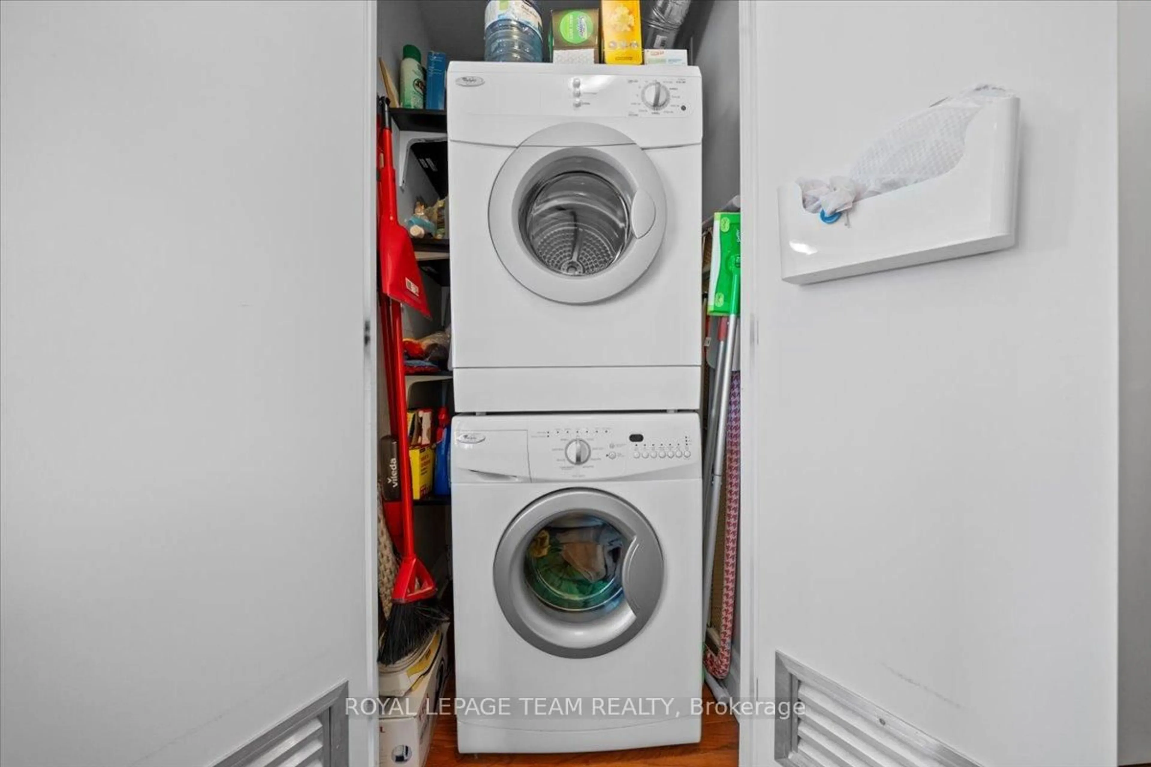 Laundry room for 1433 Wellington St #304, Ottawa Ontario K1Y 2X4