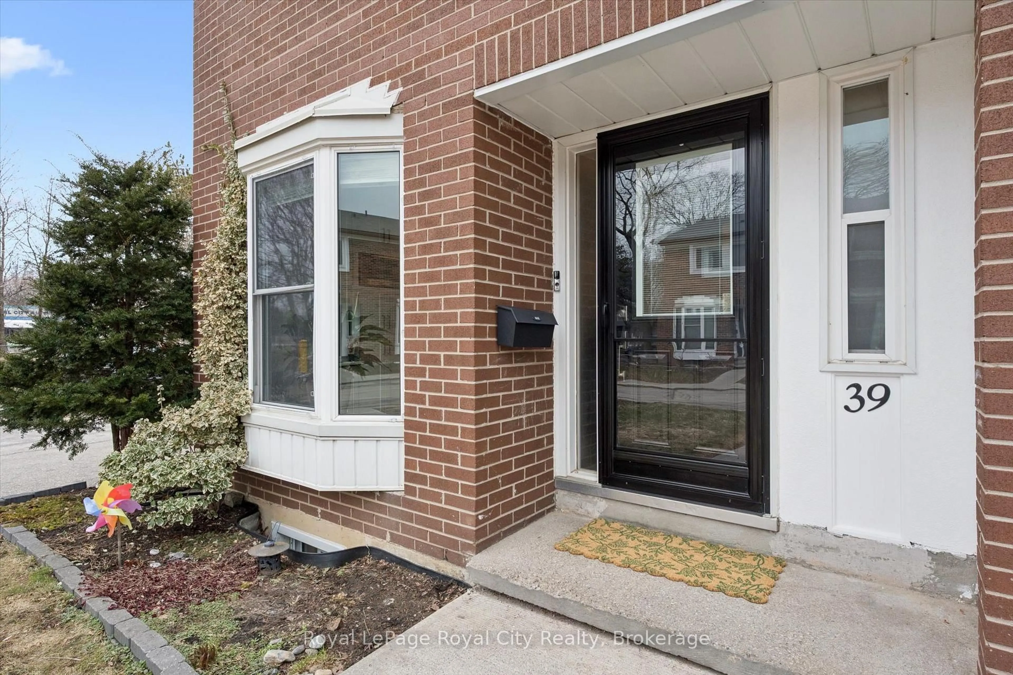 Unknown for 121 Bagot St #39, Guelph Ontario N1H 5T8