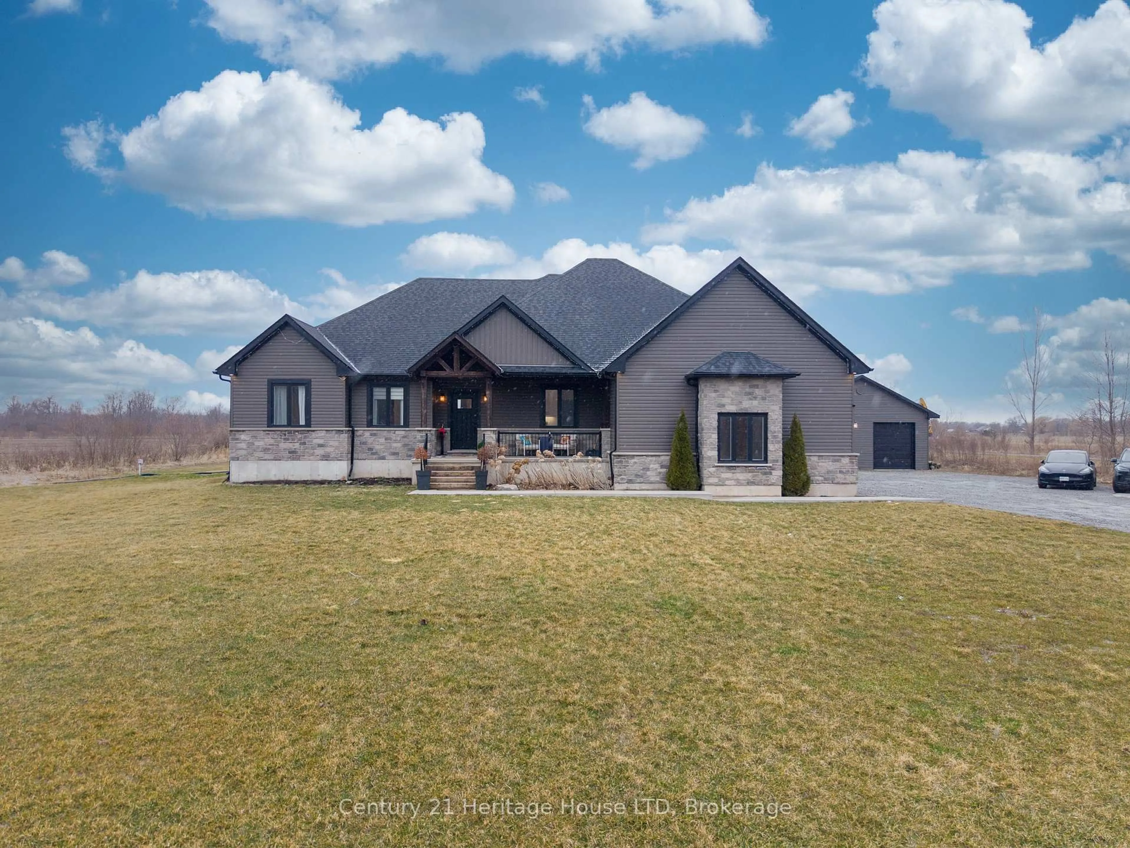 A pic from outside/outdoor area/front of a property/back of a property/a pic from drone, unknown for 856 Lorraine Rd, Port Colborne Ontario L3K 5V5