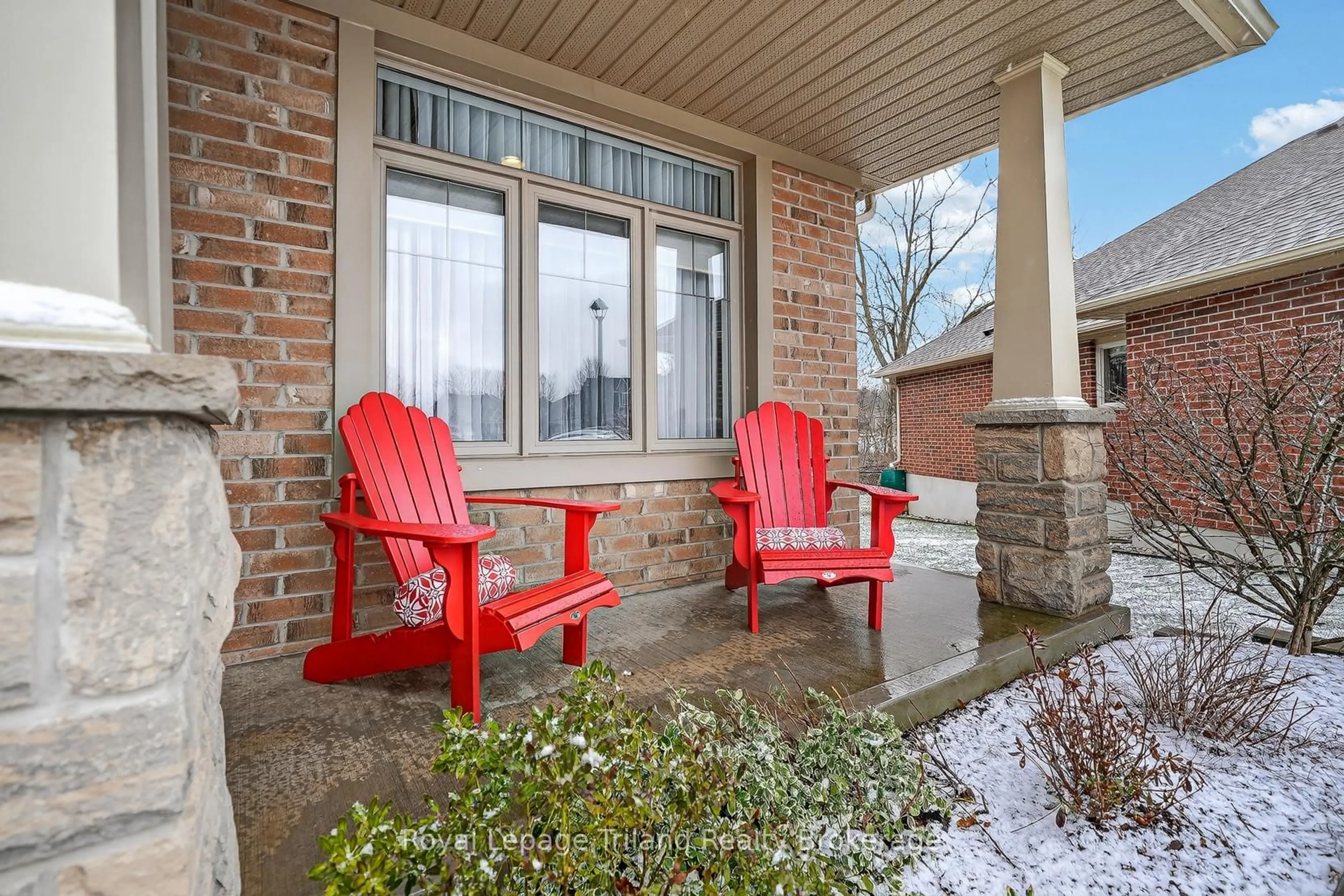 Patio, street for 46 Colin Ave, Tillsonburg Ontario N4G 0E5