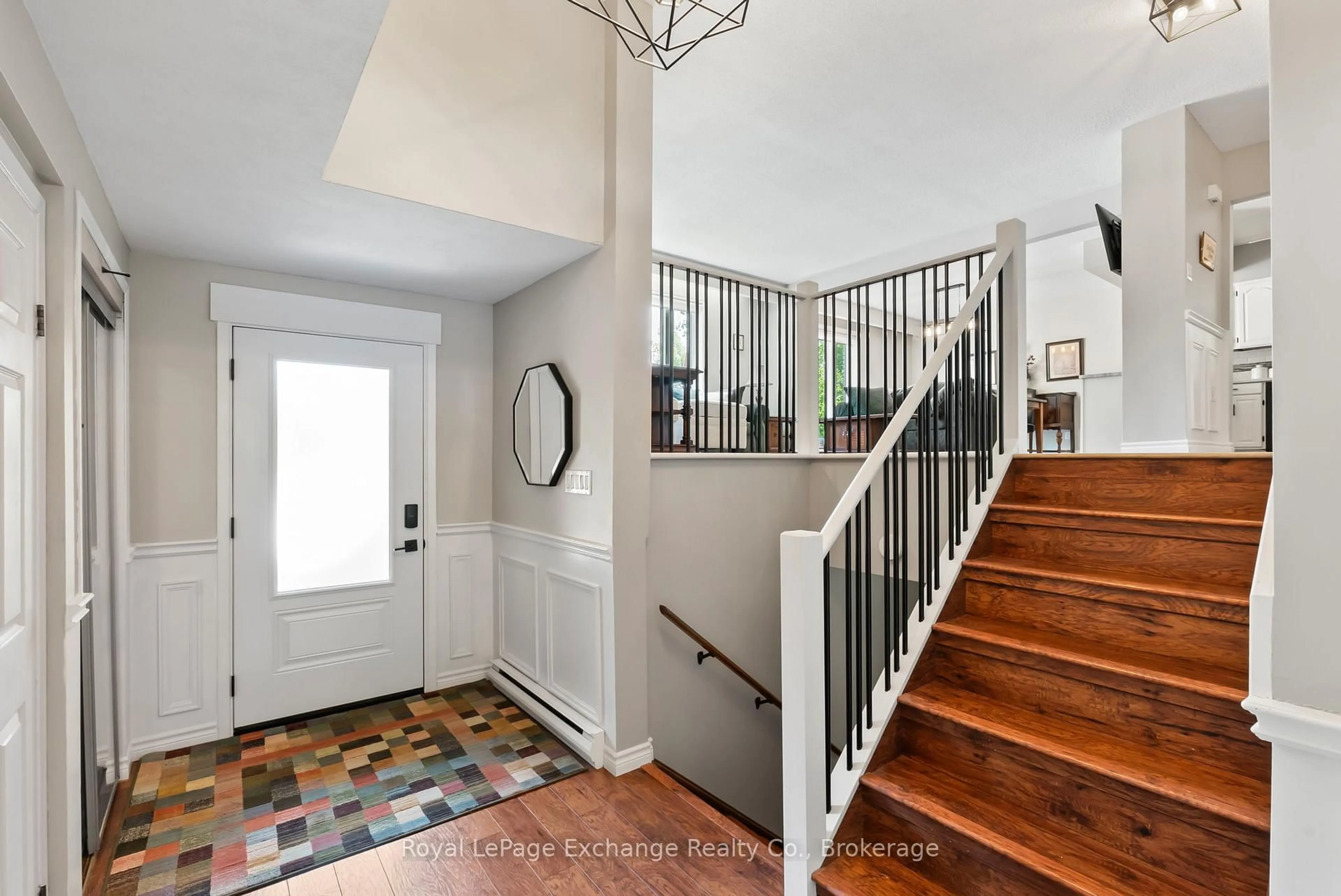 Indoor entryway for 71 Upper Lorne Beach Rd, Kincardine Ontario N0G 2T0