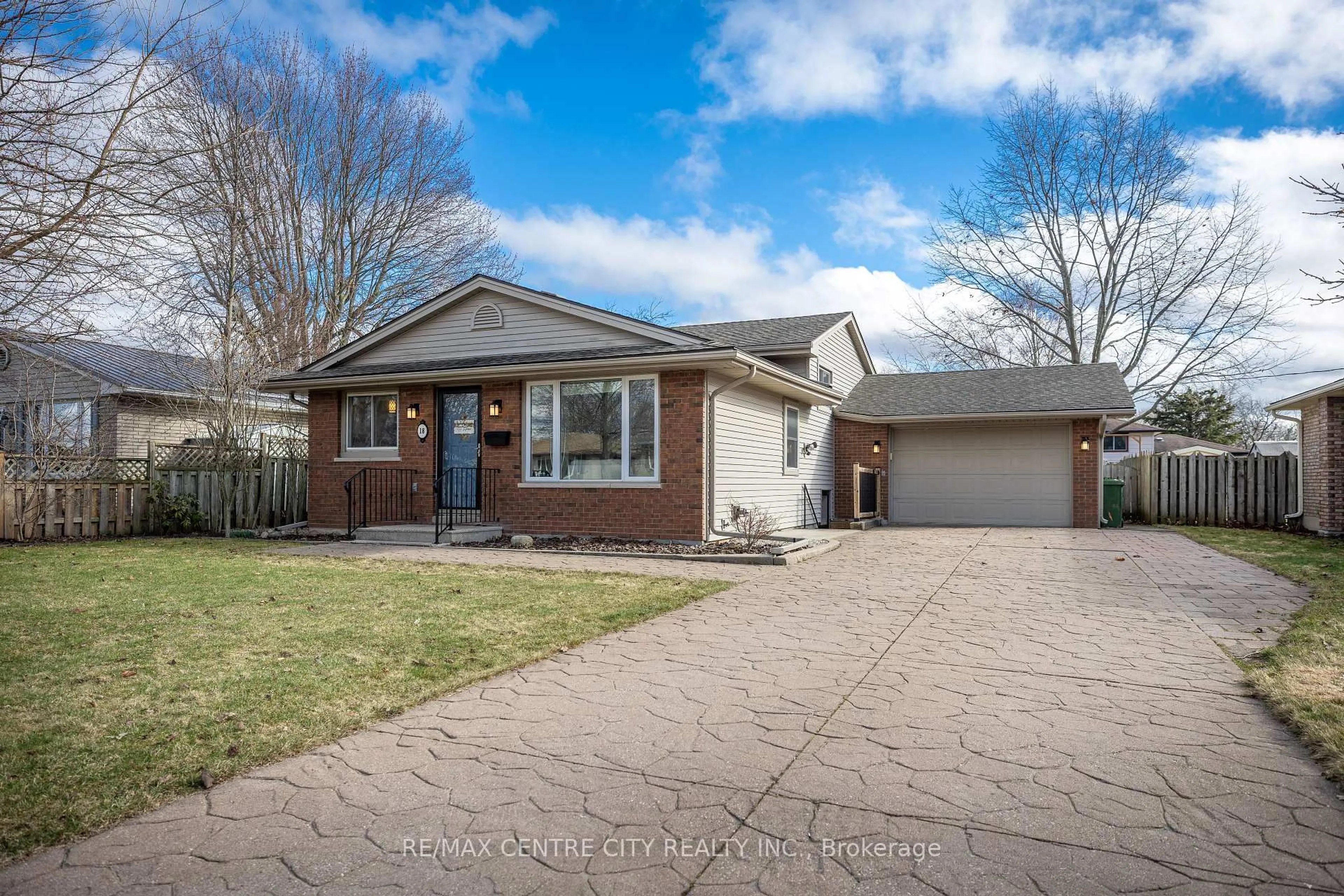 Home with brick exterior material, street for 18 HIGHVIEW Dr, St. Thomas Ontario N5R 5E8
