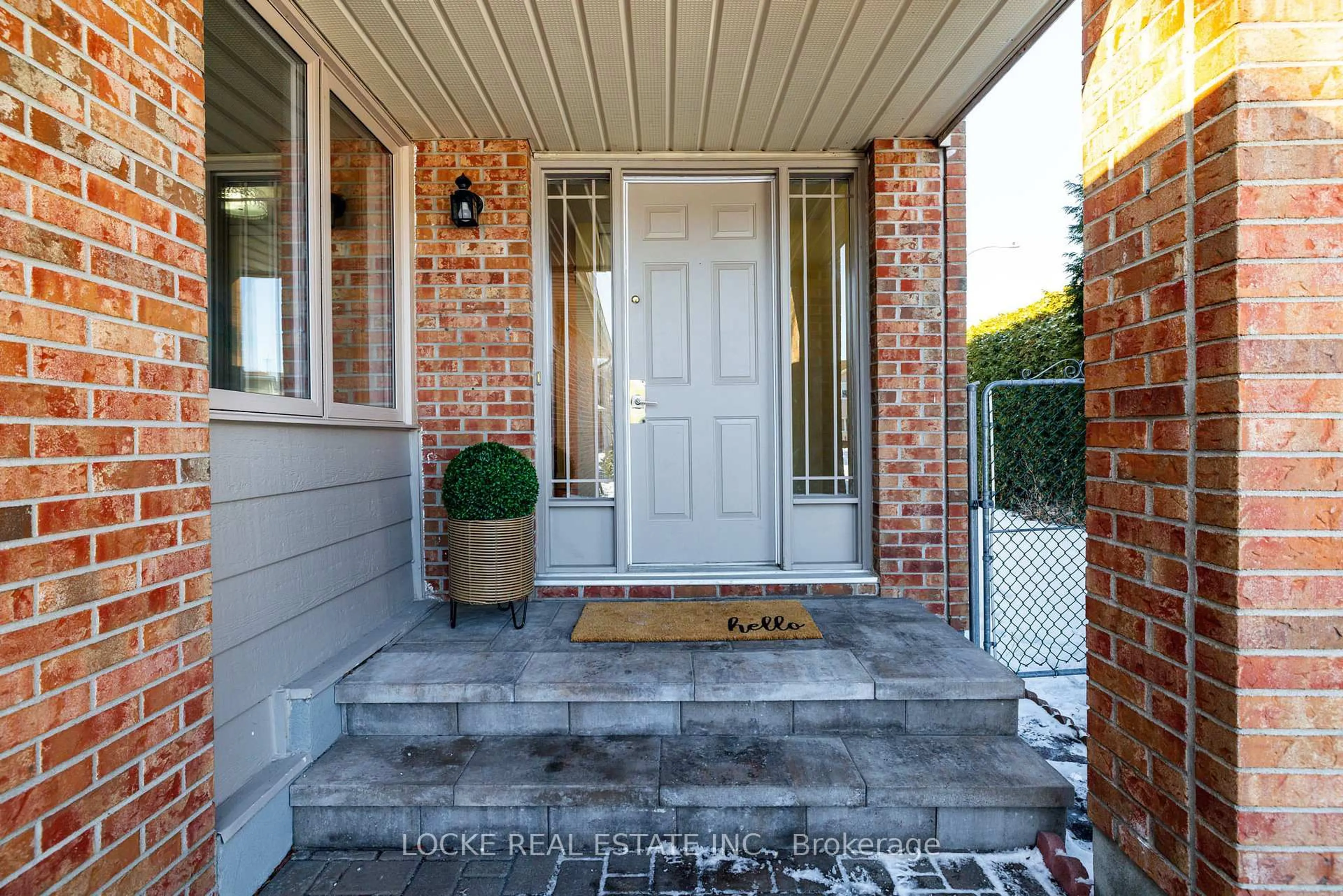 Unknown for 6096 Meadowhill Cres, Orleans Ontario K1C 5R8