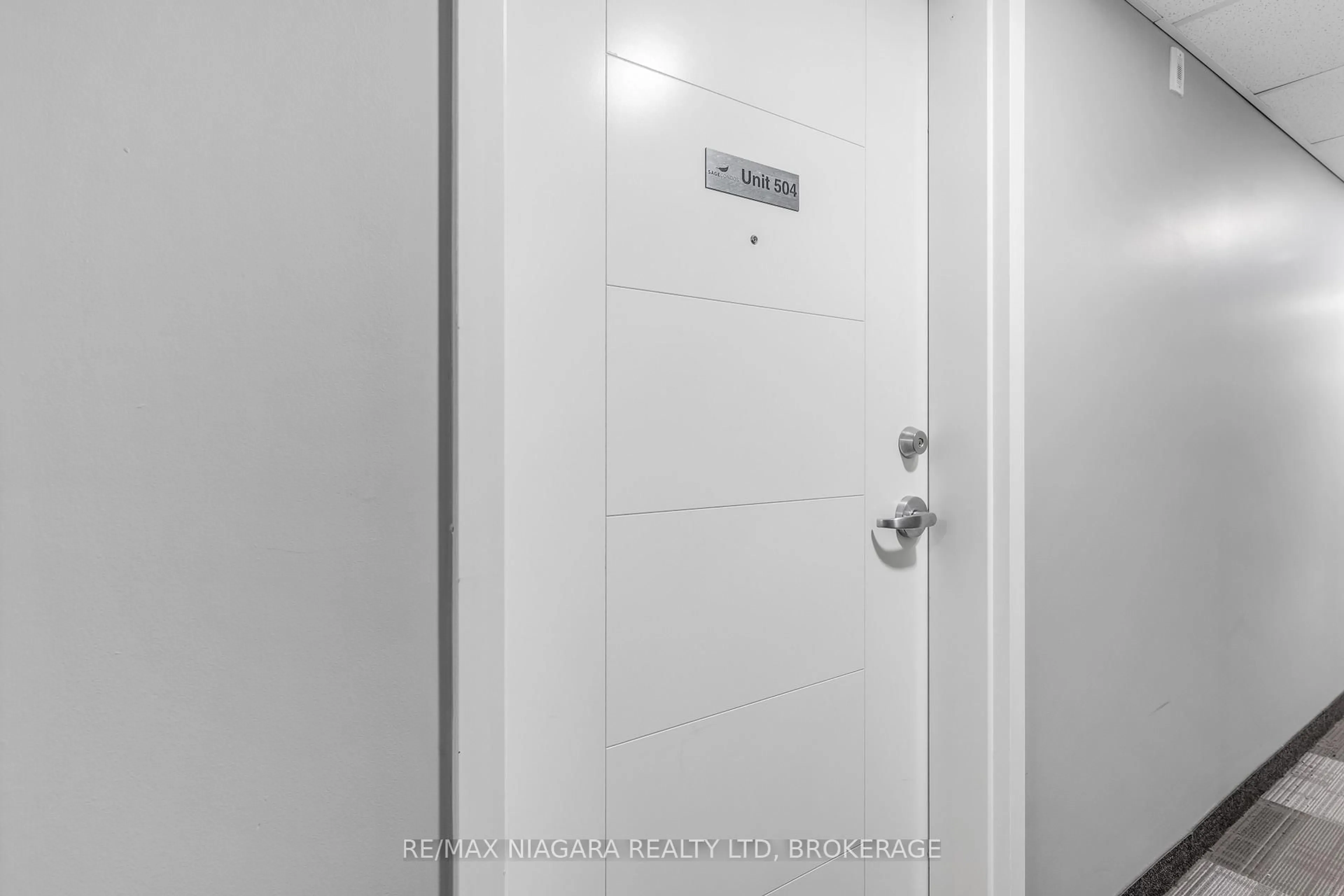 Indoor entryway for 308 Lester St #504, Waterloo Ontario N2L 3W6