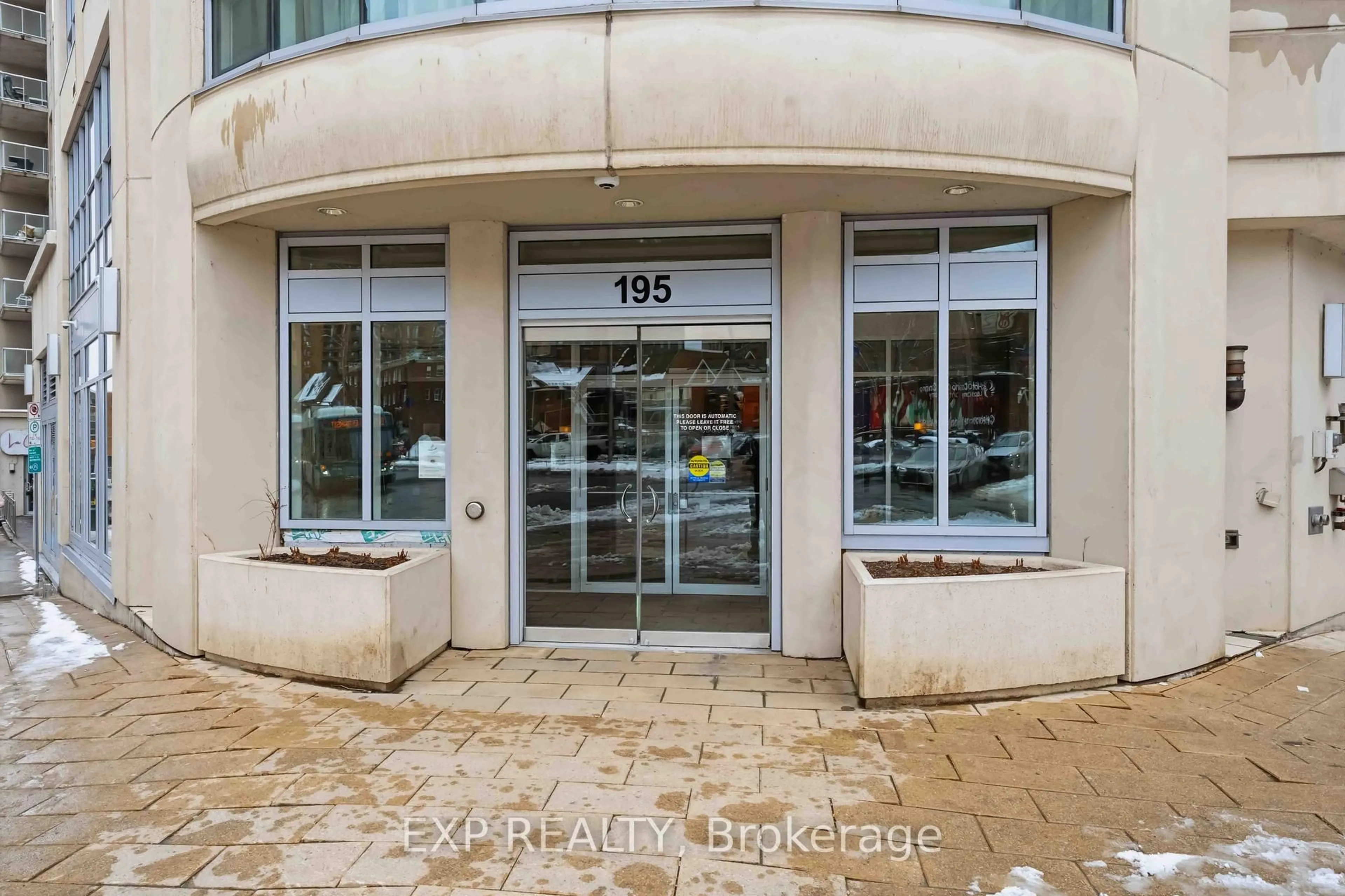 Unknown for 195 Besserer St, Ottawa Ontario K1N 0B6