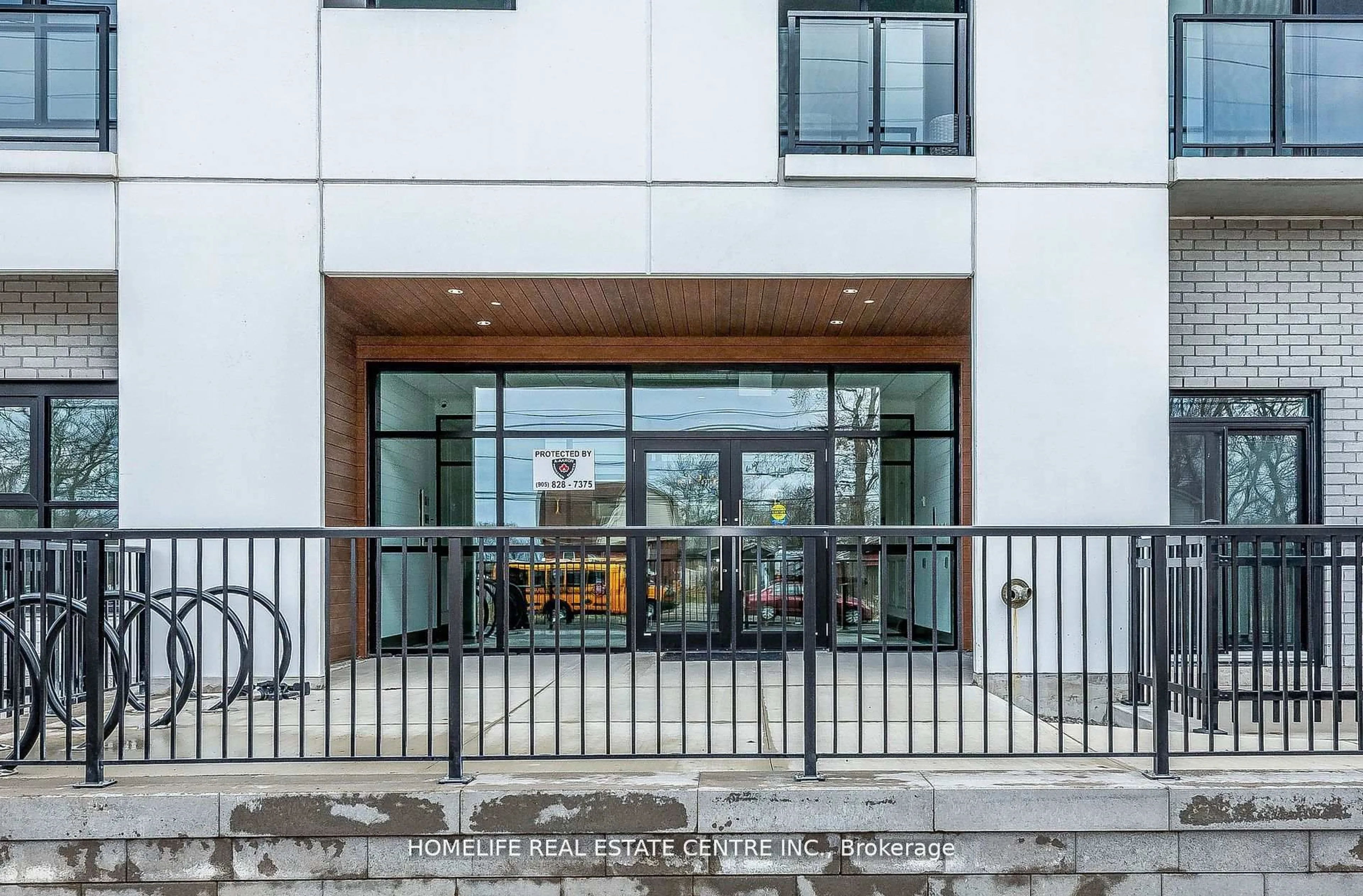 Indoor foyer for 1936 Rymal Rd #310, Hamilton Ontario L0R 1P0