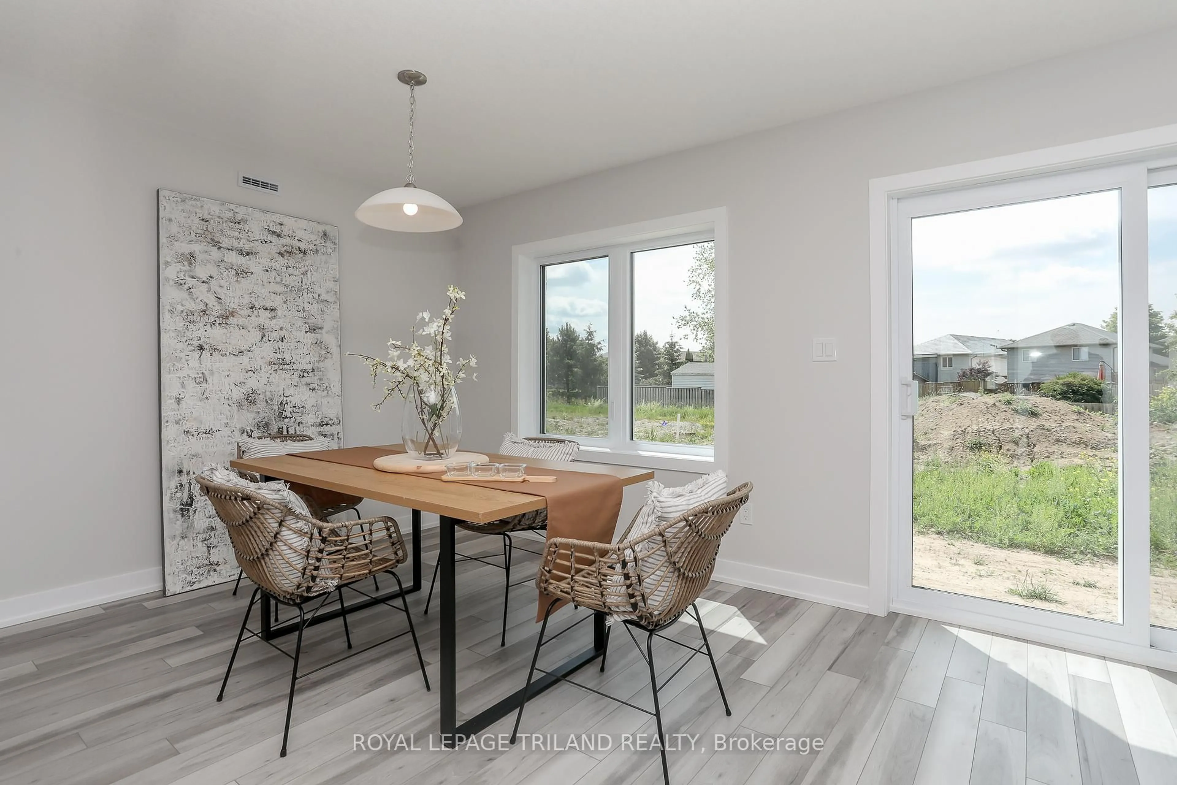 Dining room, unknown for 24 HARROW Lane, St. Thomas Ontario N5R 0P3