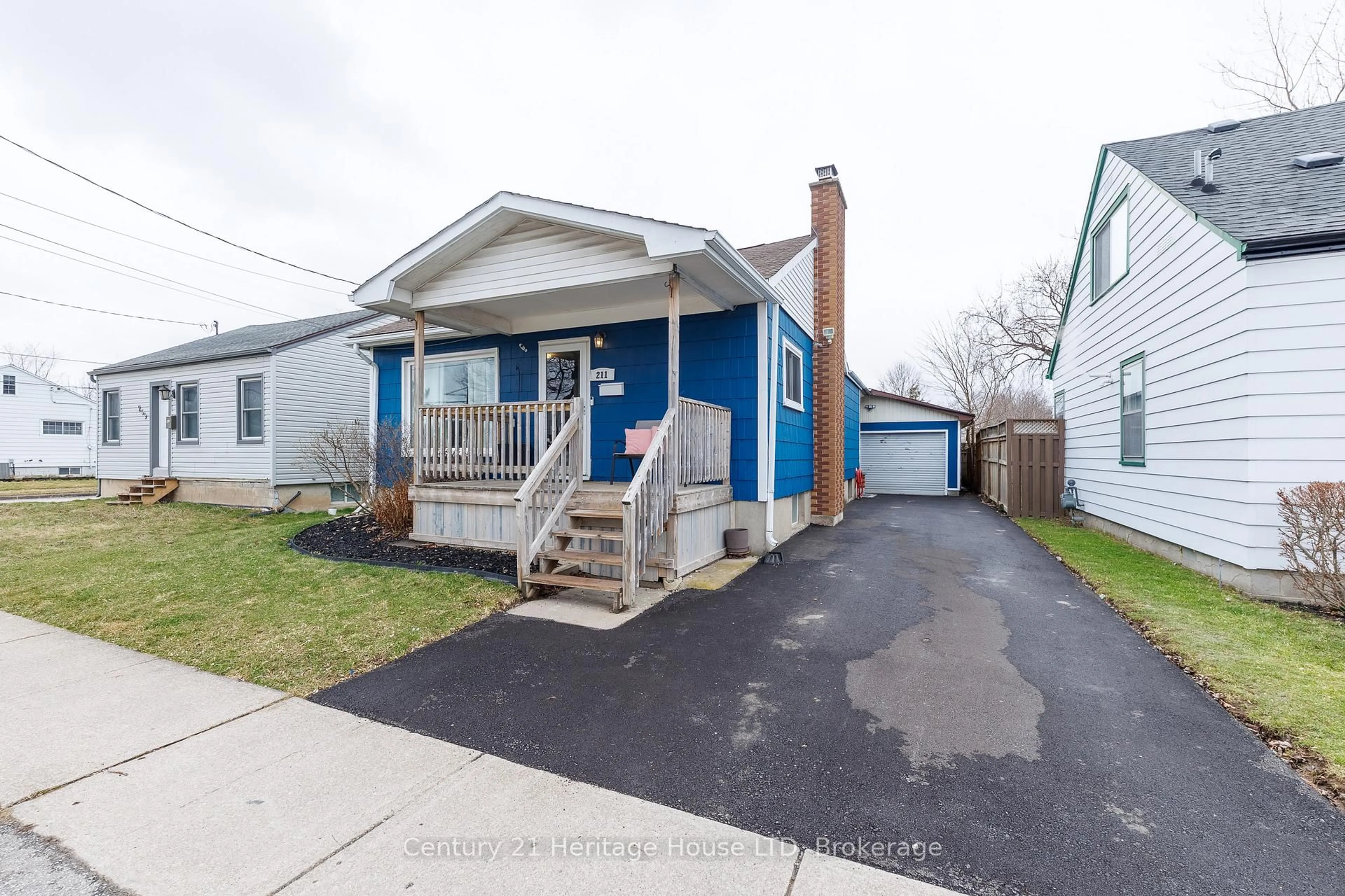 Unknown for 211 Grantham Ave, St. Catharines Ontario L2M 4Z1
