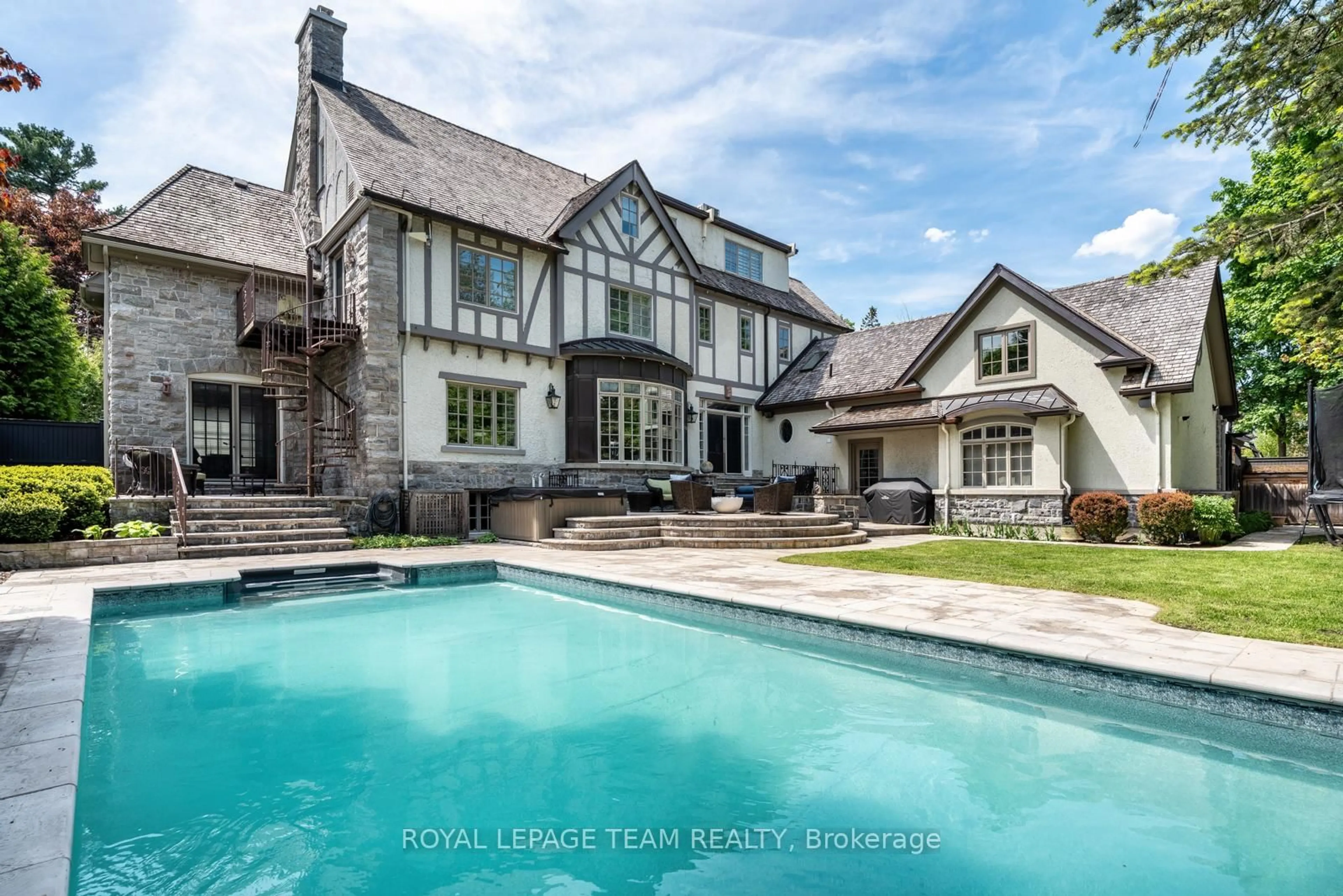 Pool for 480 Manor Ave, Ottawa Ontario K1M 0H9