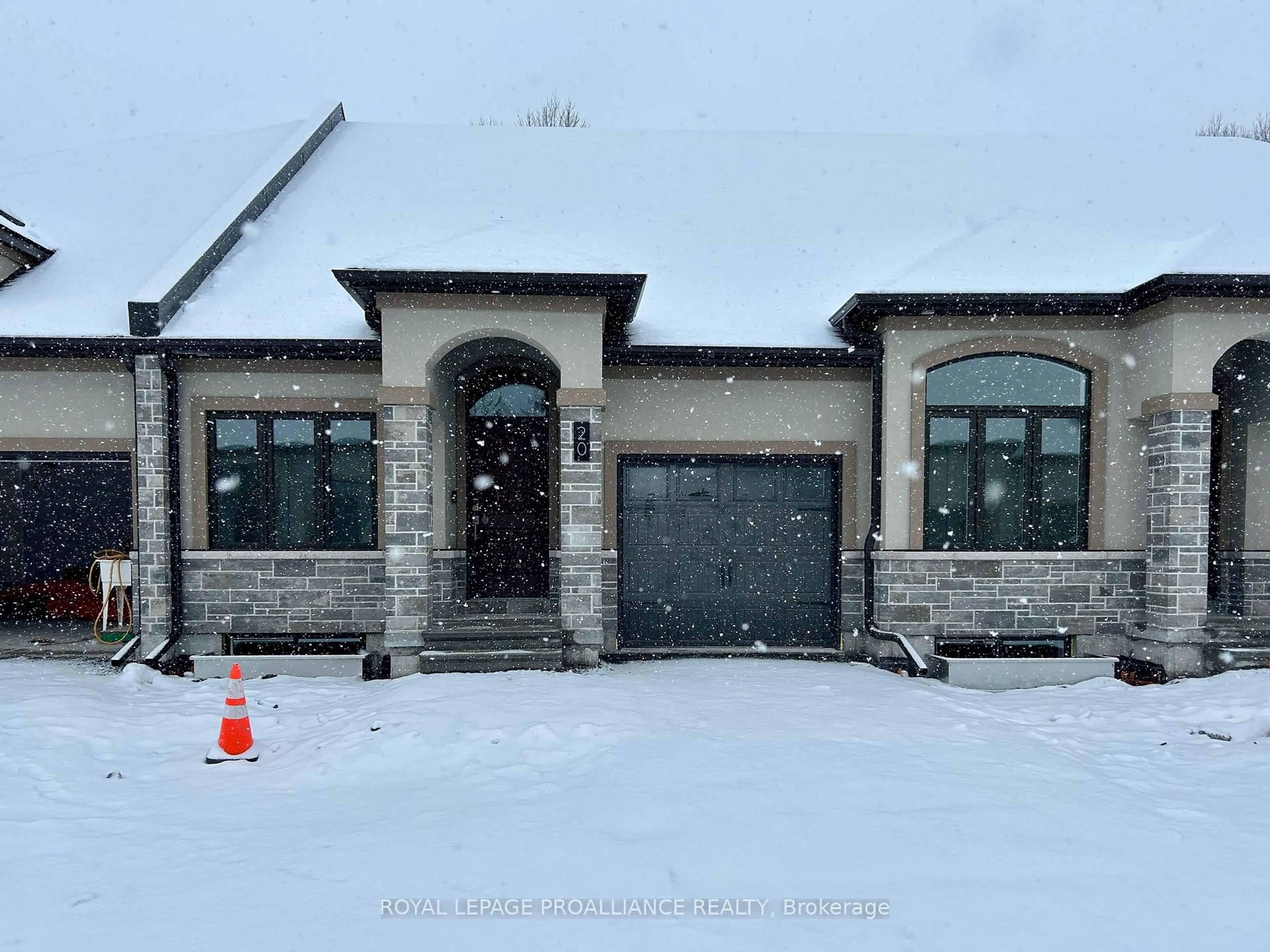 Home with brick exterior material, building for 99 Cloverleaf Dr #20, Belleville Ontario K8N 4Z5