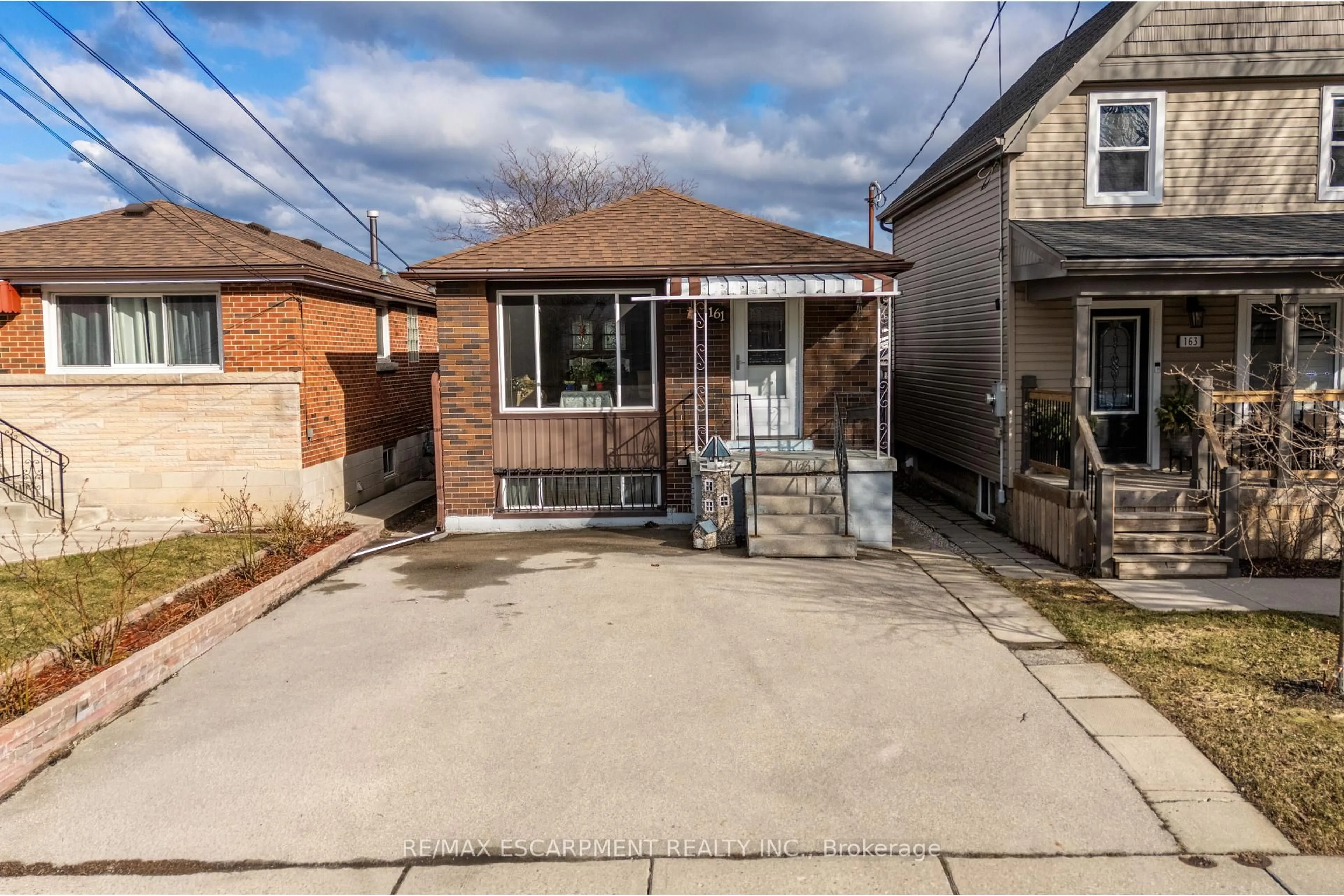 Unknown for 161 EAST 24TH St, Hamilton Ontario L8V 2Y2