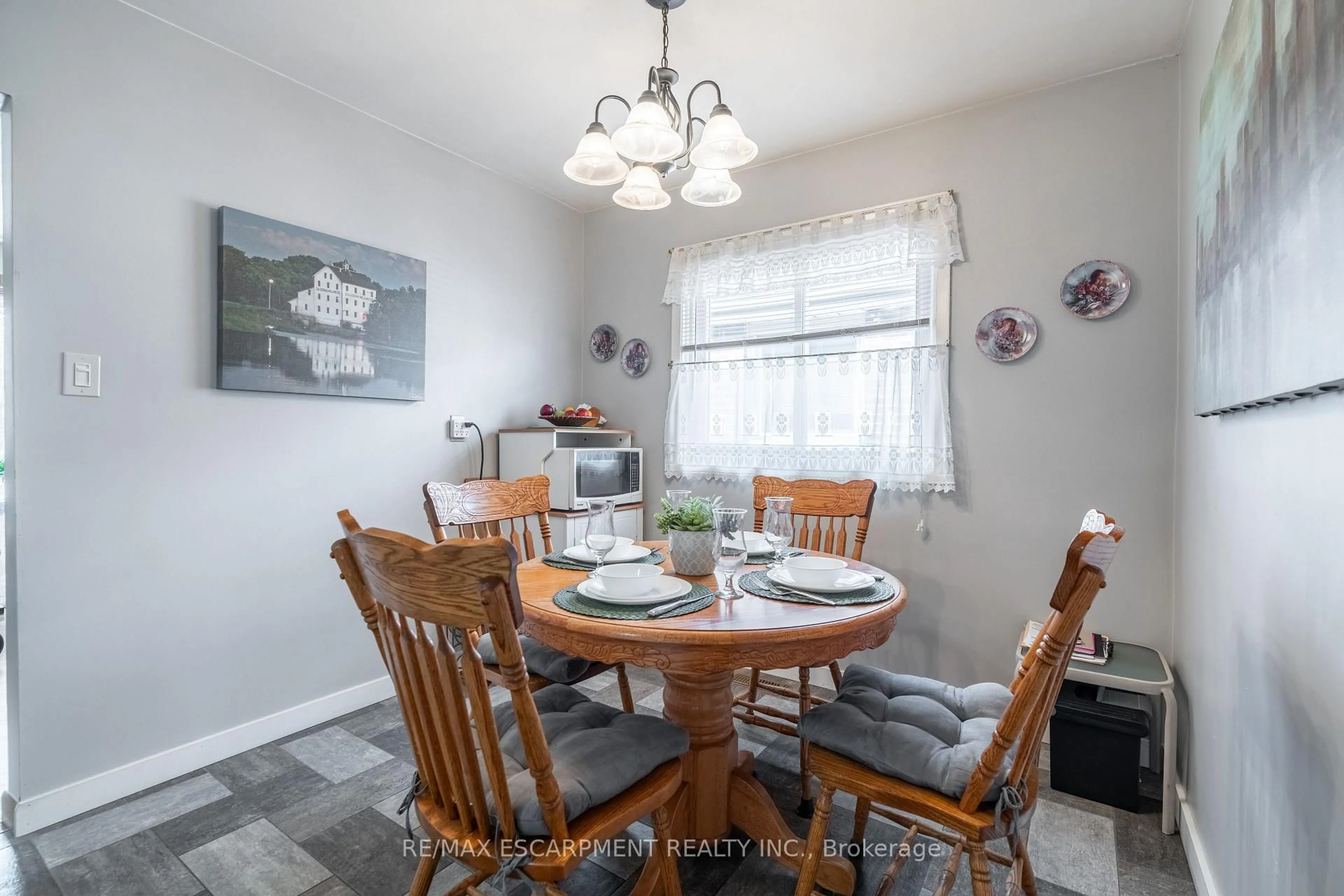 Dining room, ceramic/tile floor for 161 EAST 24TH St, Hamilton Ontario L8V 2Y2