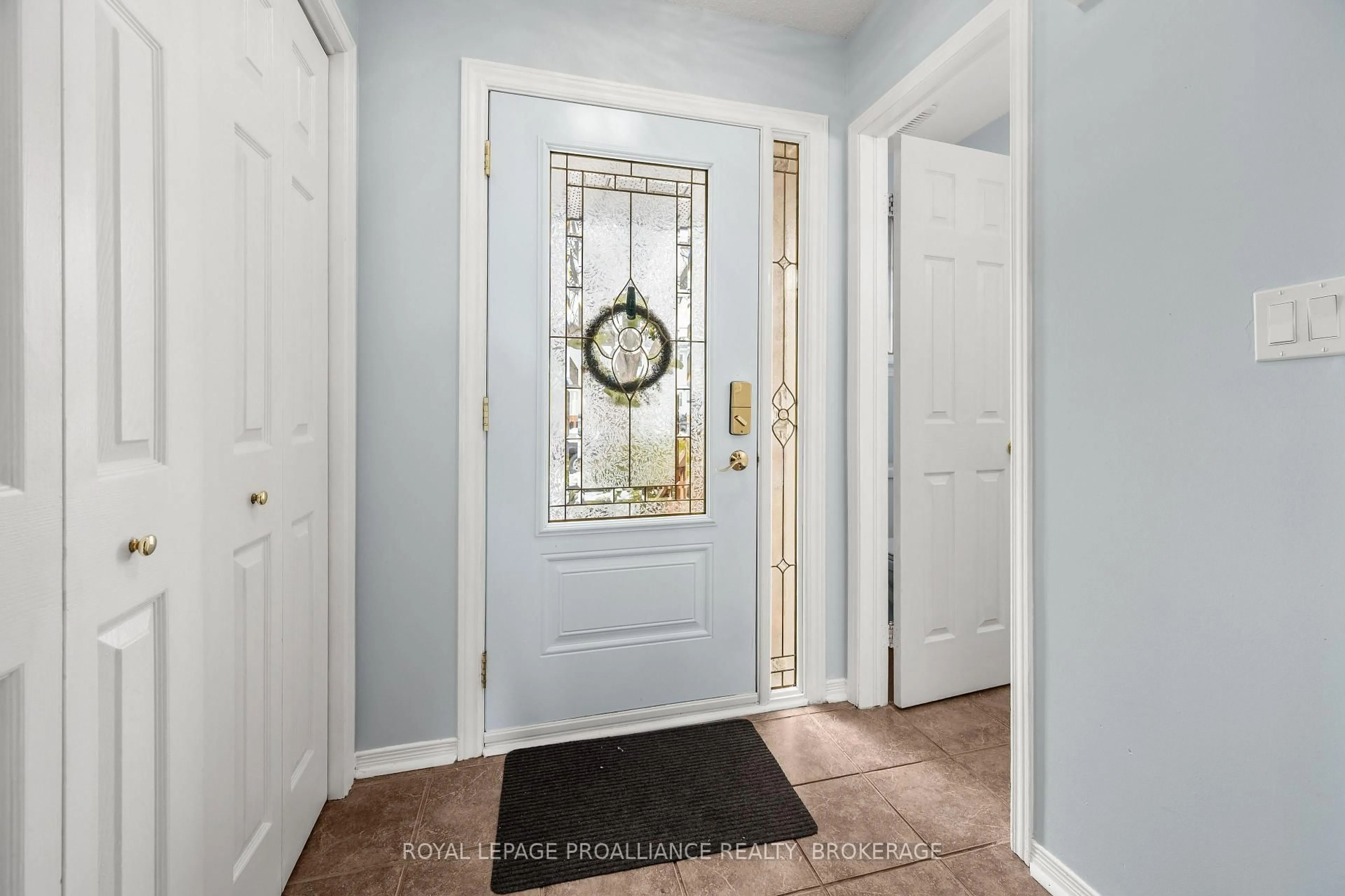 Indoor entryway for 81 Rose Abbey Dr, Kingston Ontario K7K 6V9