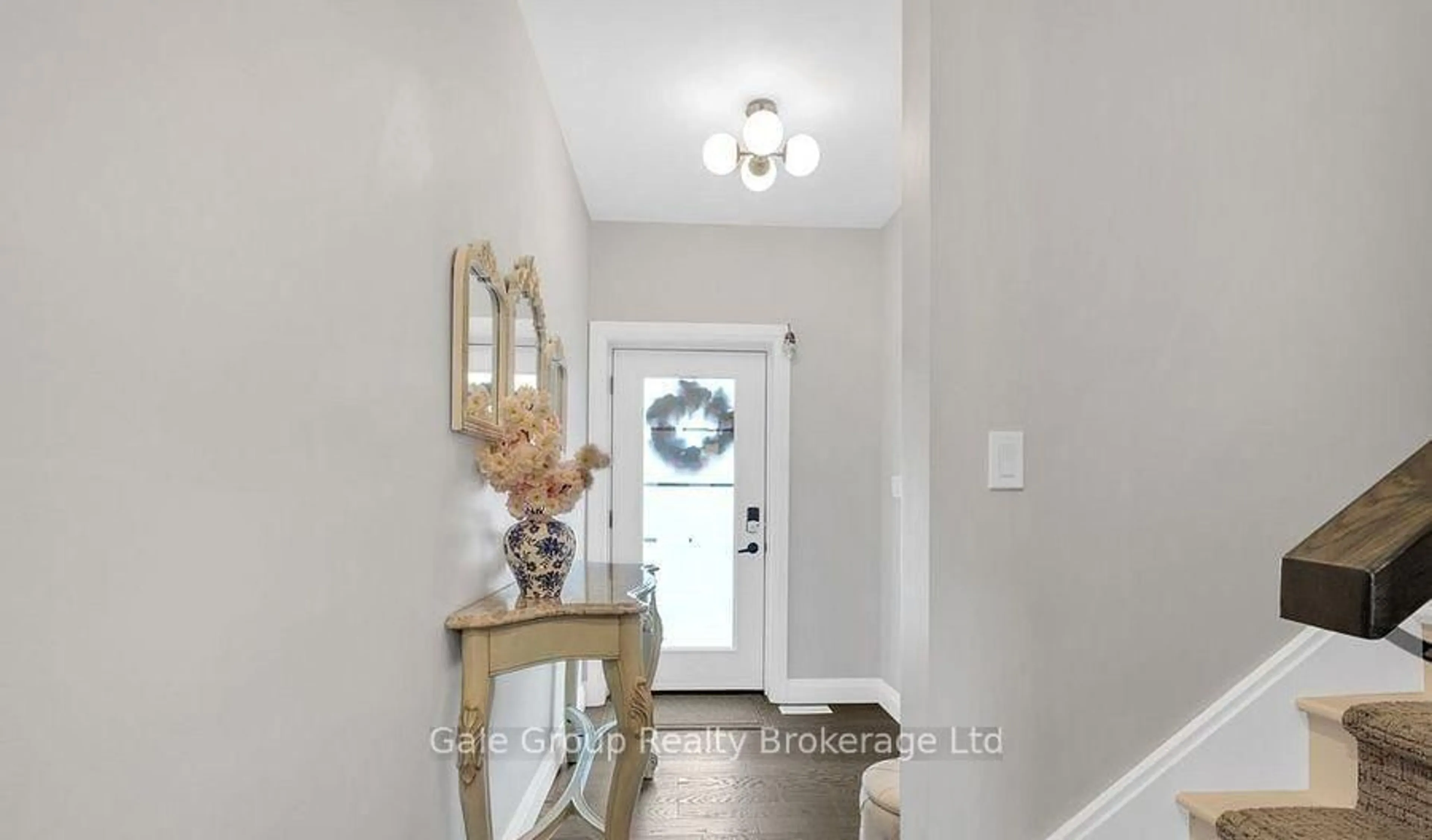 Indoor entryway for 361 Quarter Town Line #602, Tillsonburg Ontario N4G 0K2