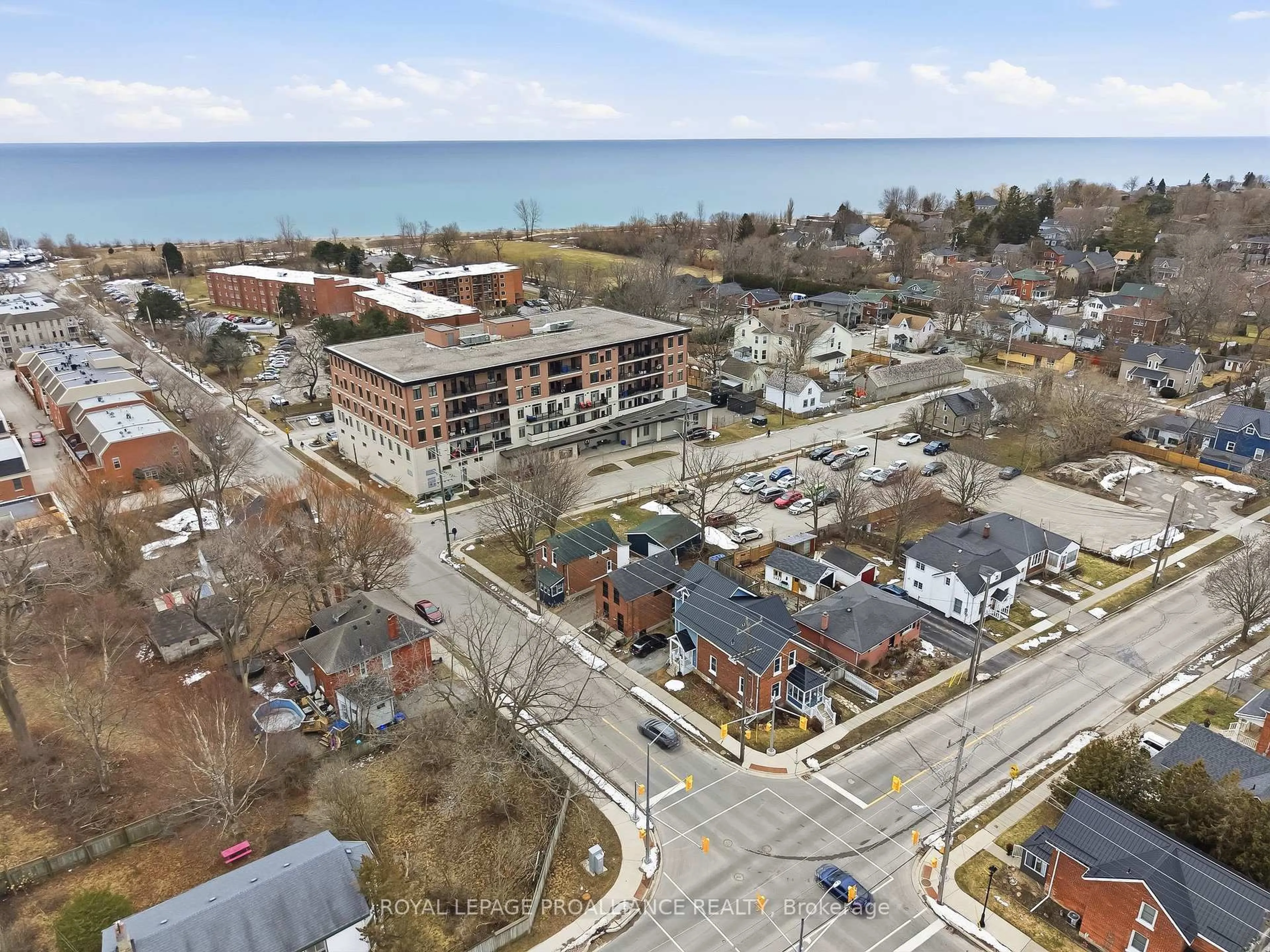 A pic from outside/outdoor area/front of a property/back of a property/a pic from drone, unknown for 173 Hibernia St, Cobourg Ontario K9A 3J9