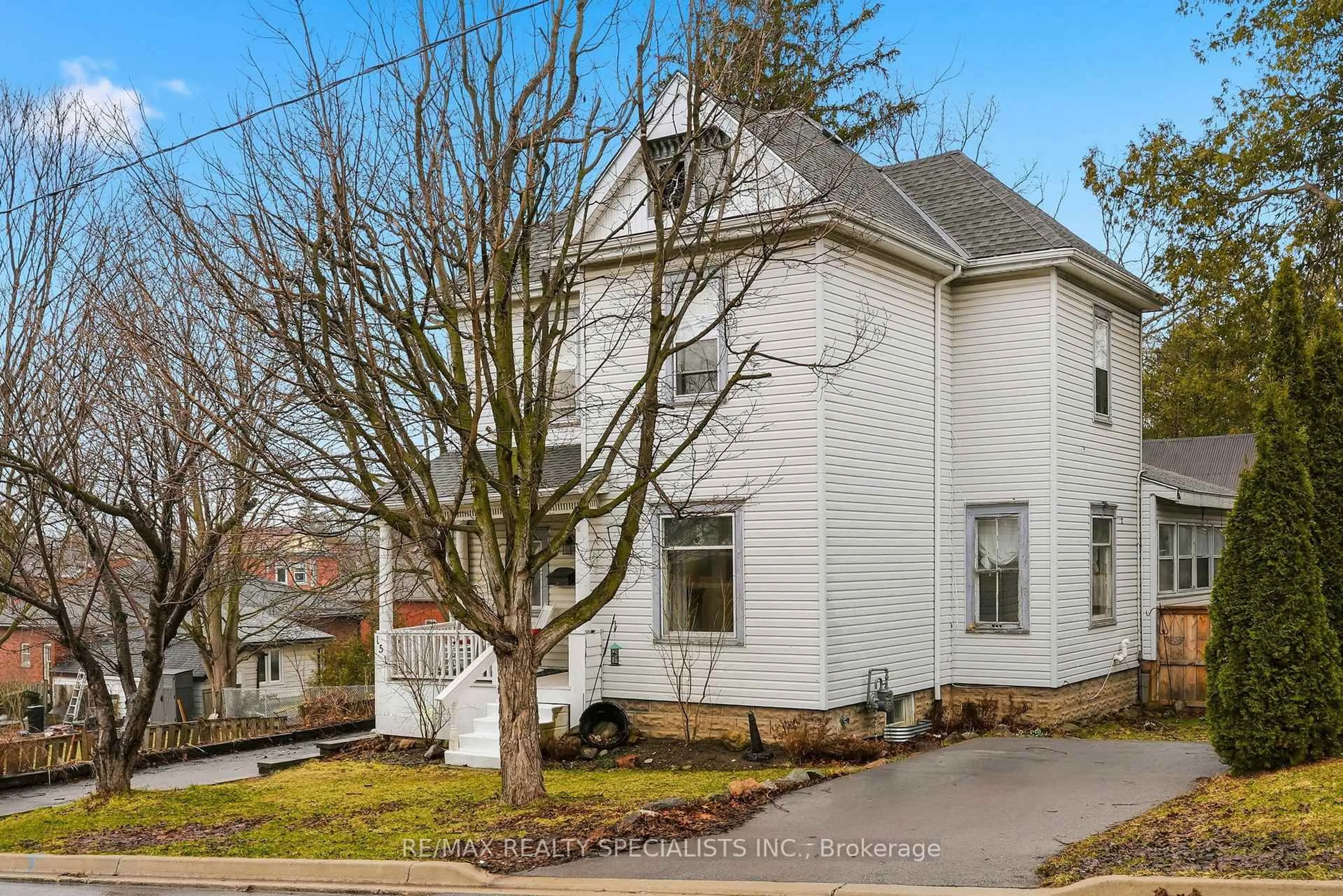 Unknown for 151 Wonham St, Ingersoll Ontario N5C 2Z3