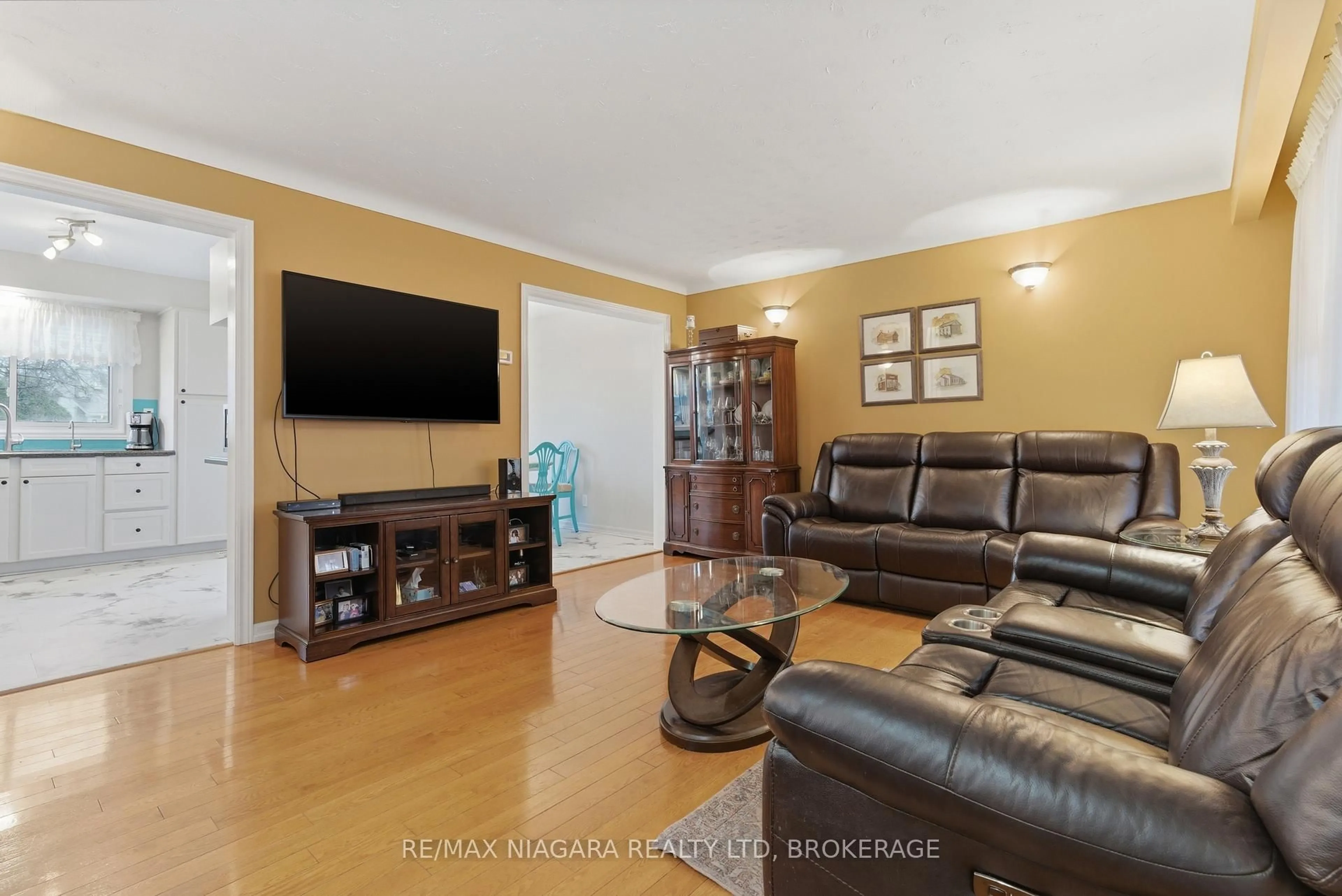 Living room with furniture, unknown for 57 Meredith Dr, St. Catharines Ontario L2M 6R5