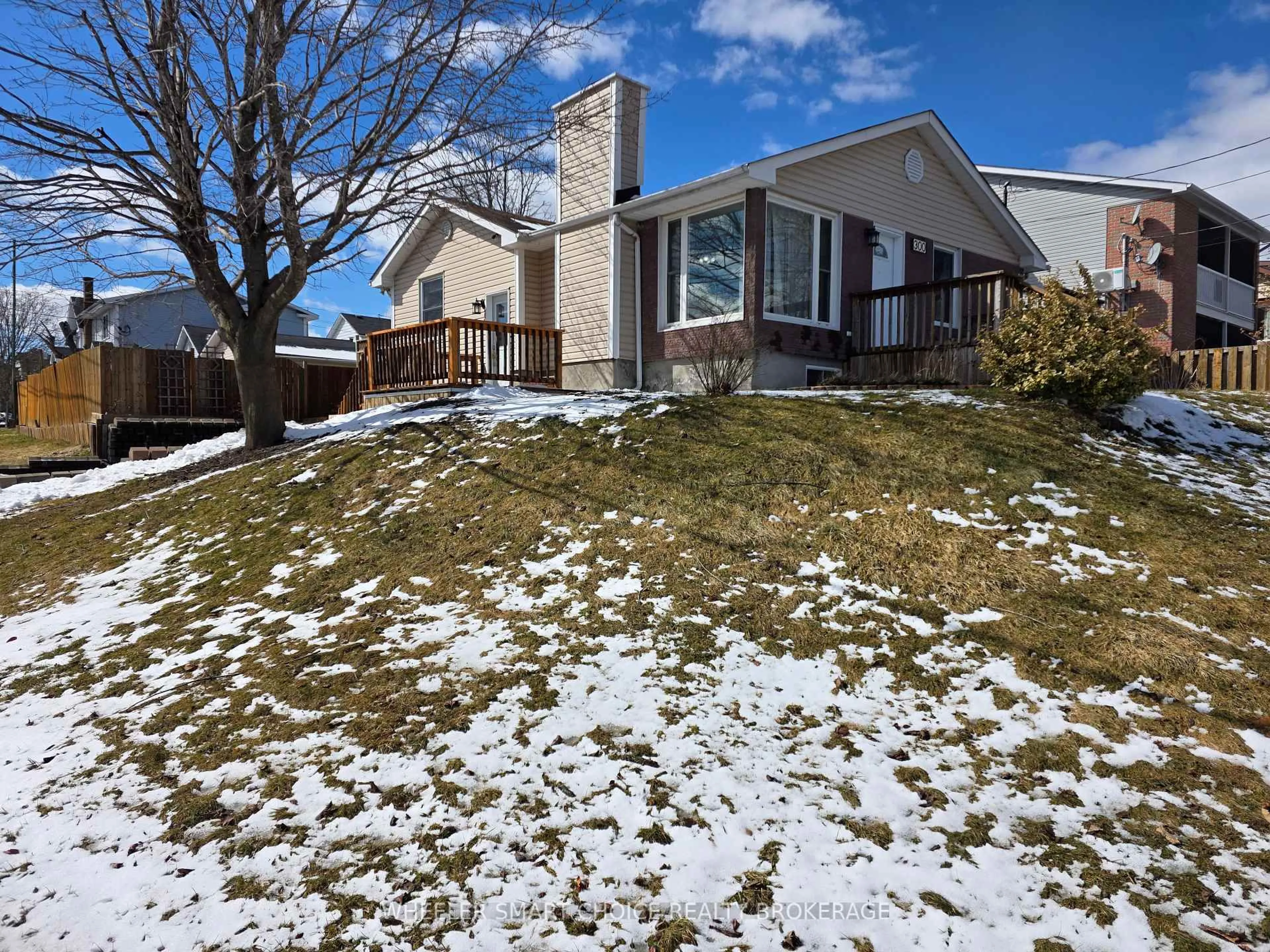 A pic from outside/outdoor area/front of a property/back of a property/a pic from drone, mountain view for 300 Gardener Ave, Cornwall Ontario K6H 5H8