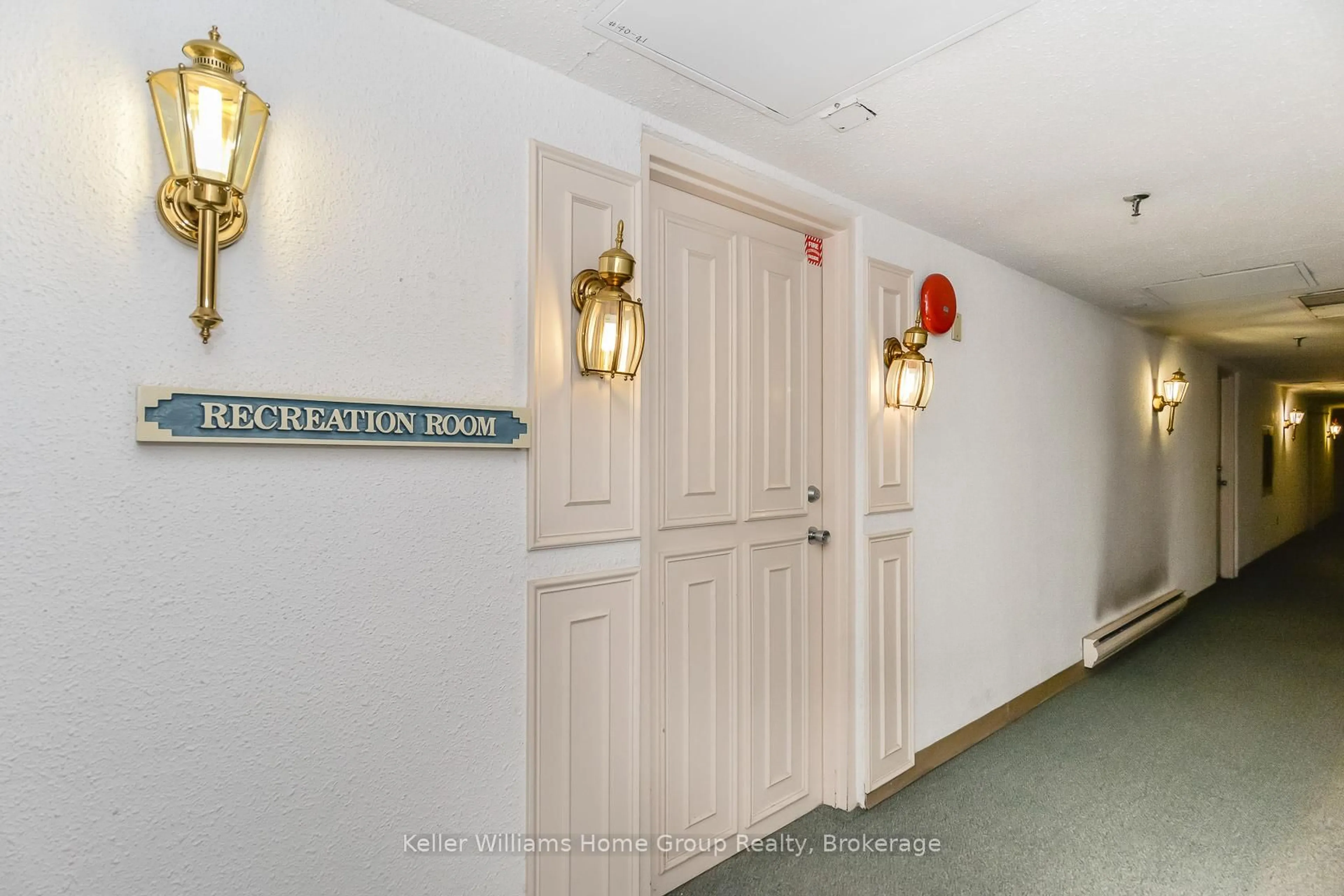 Indoor foyer for 93 Westwood Rd #201, Guelph Ontario N1H 7J7