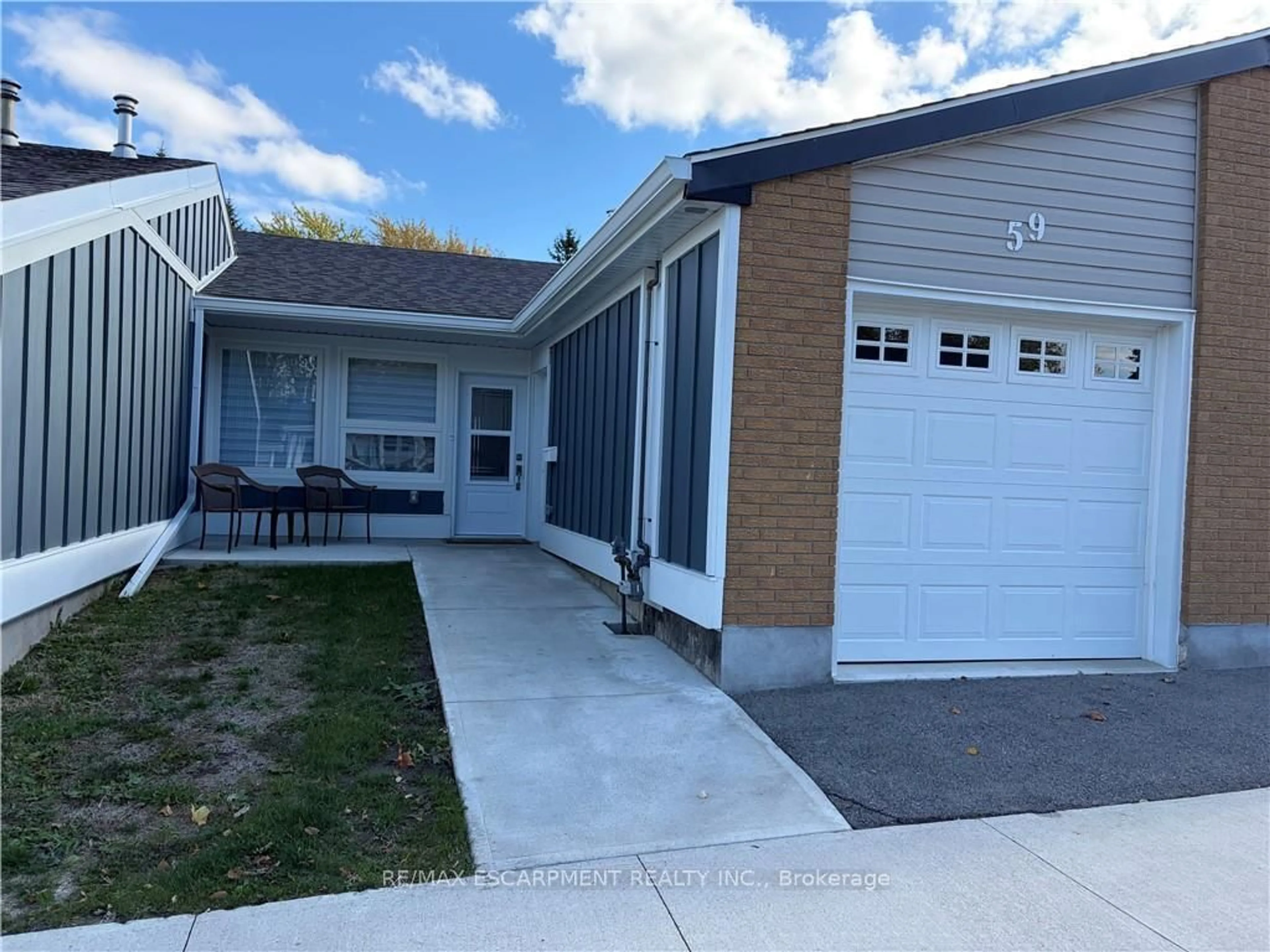 Home with vinyl exterior material, street for 59 SZOLLOSY Circ, Hamilton Ontario L9B 1T8