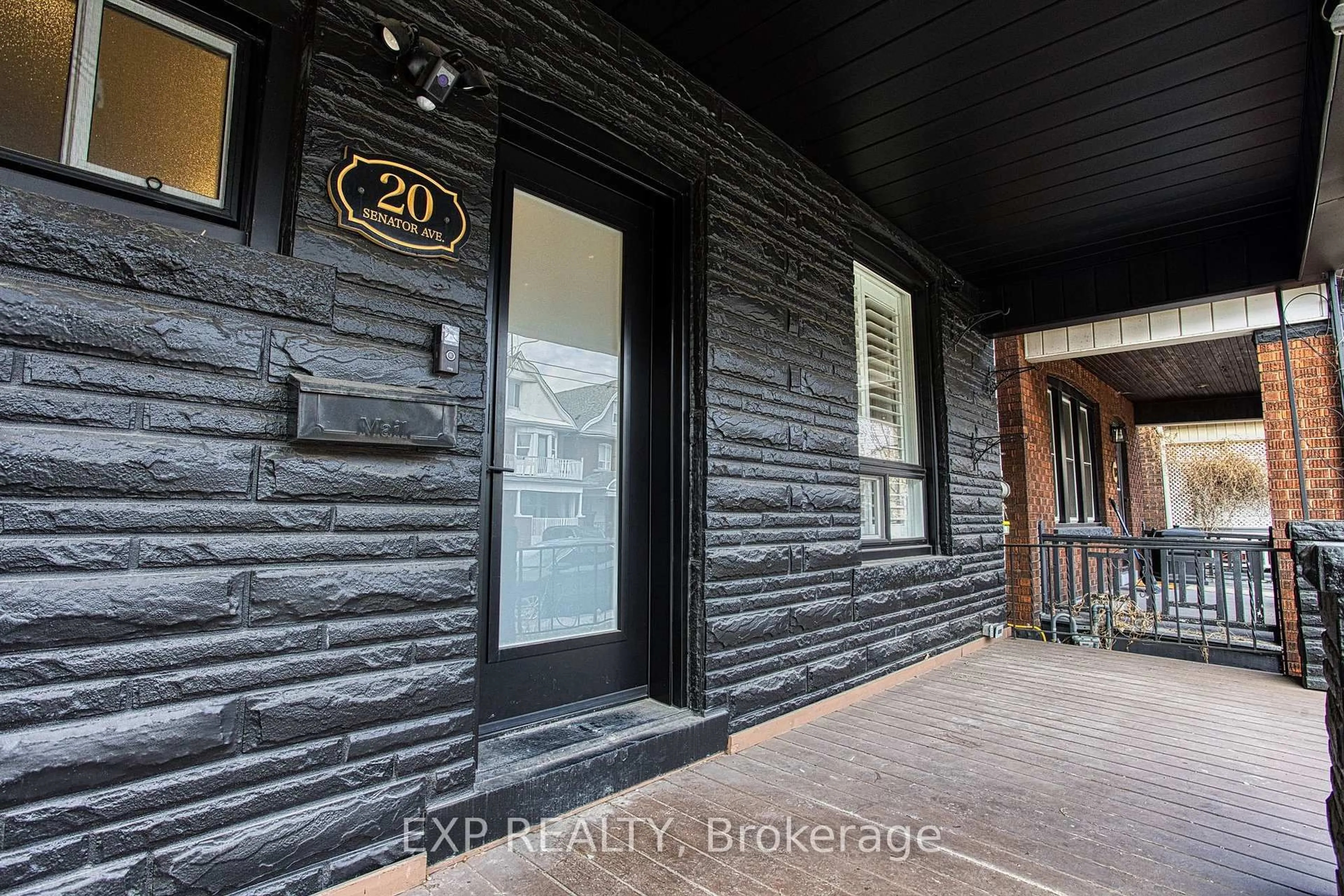 Indoor entryway for 20 Senator Ave, Hamilton Ontario L8L 1Z4