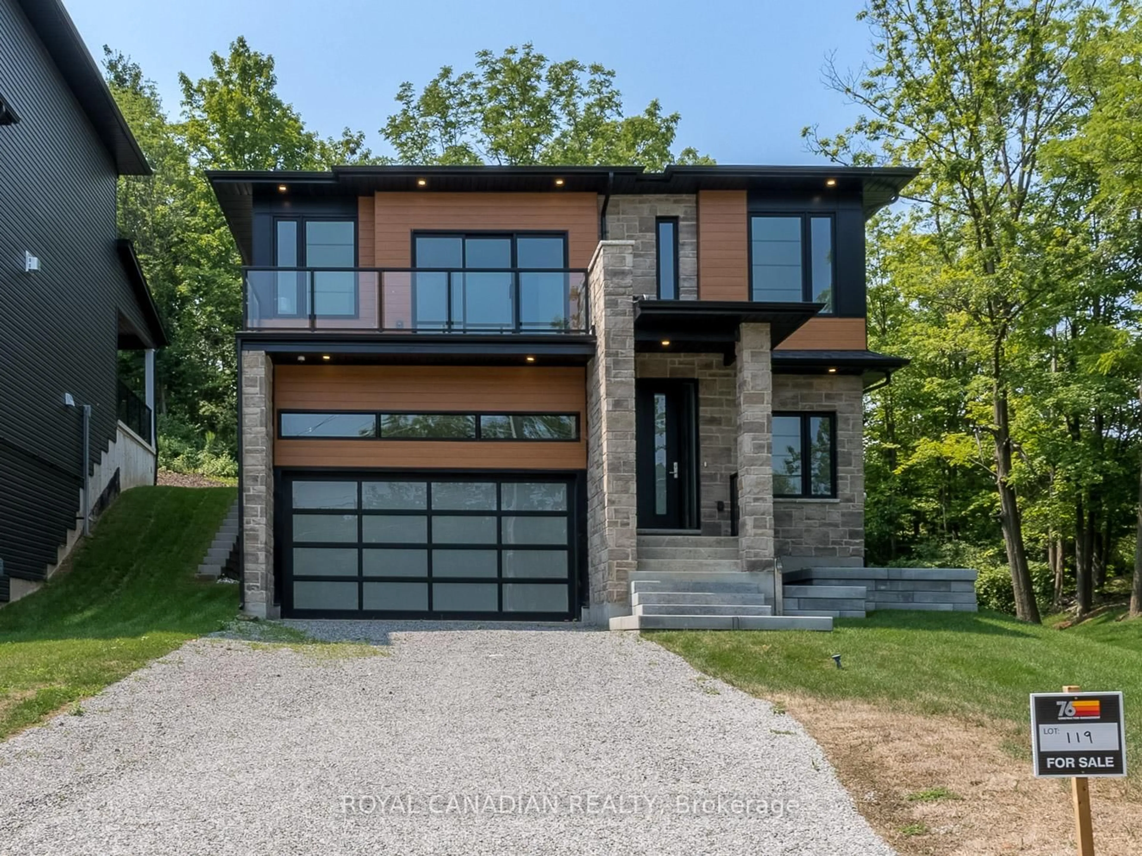 Home with brick exterior material, street for 119 Welland Vale Rd, St. Catharines Ontario L2S 3Y2