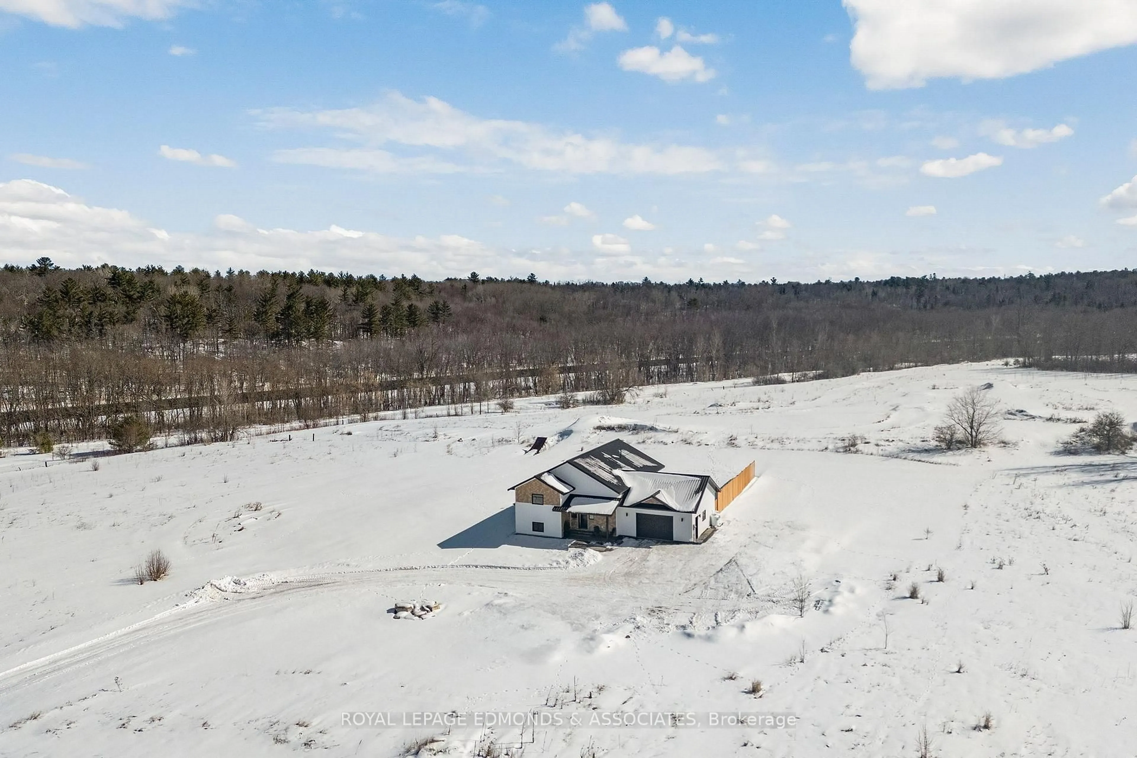 Unknown for 1097 Sutherland Rd, Pembroke Ontario K8A 6W3