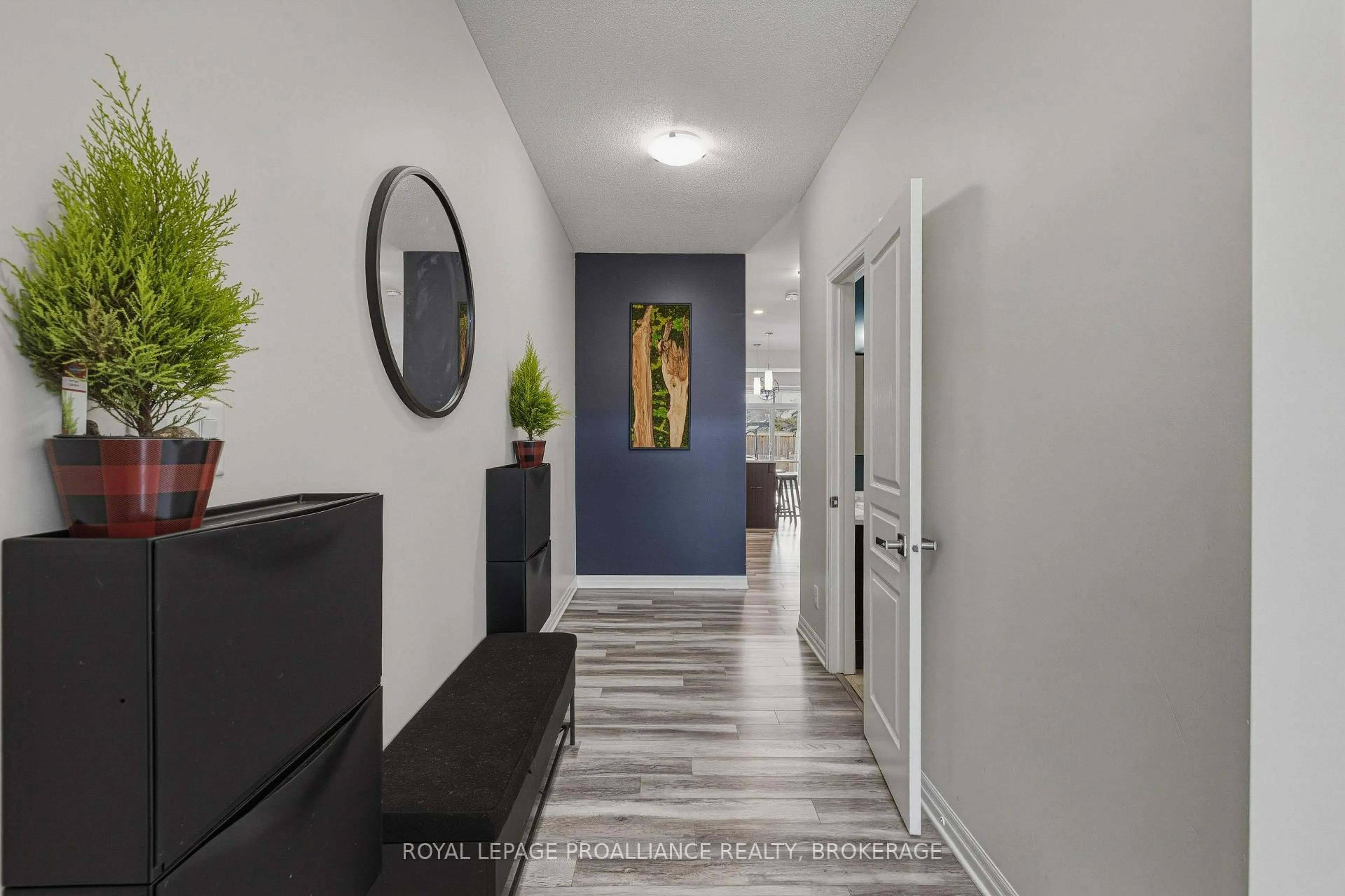 Indoor entryway for 894 Riverview Way, Kingston Ontario K7K 0J2