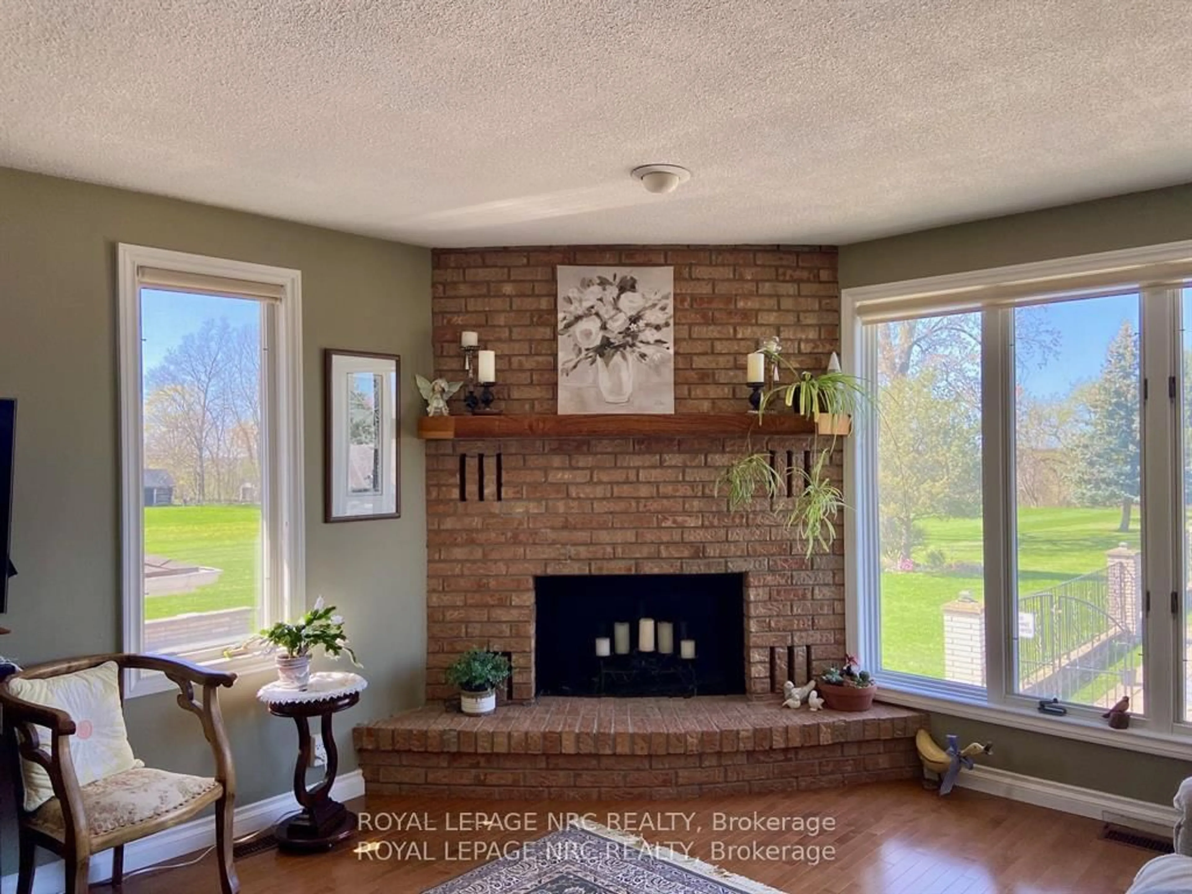 Living room with furniture, unknown for 1750 York Rd, Niagara-on-the-Lake Ontario L0S 1J0