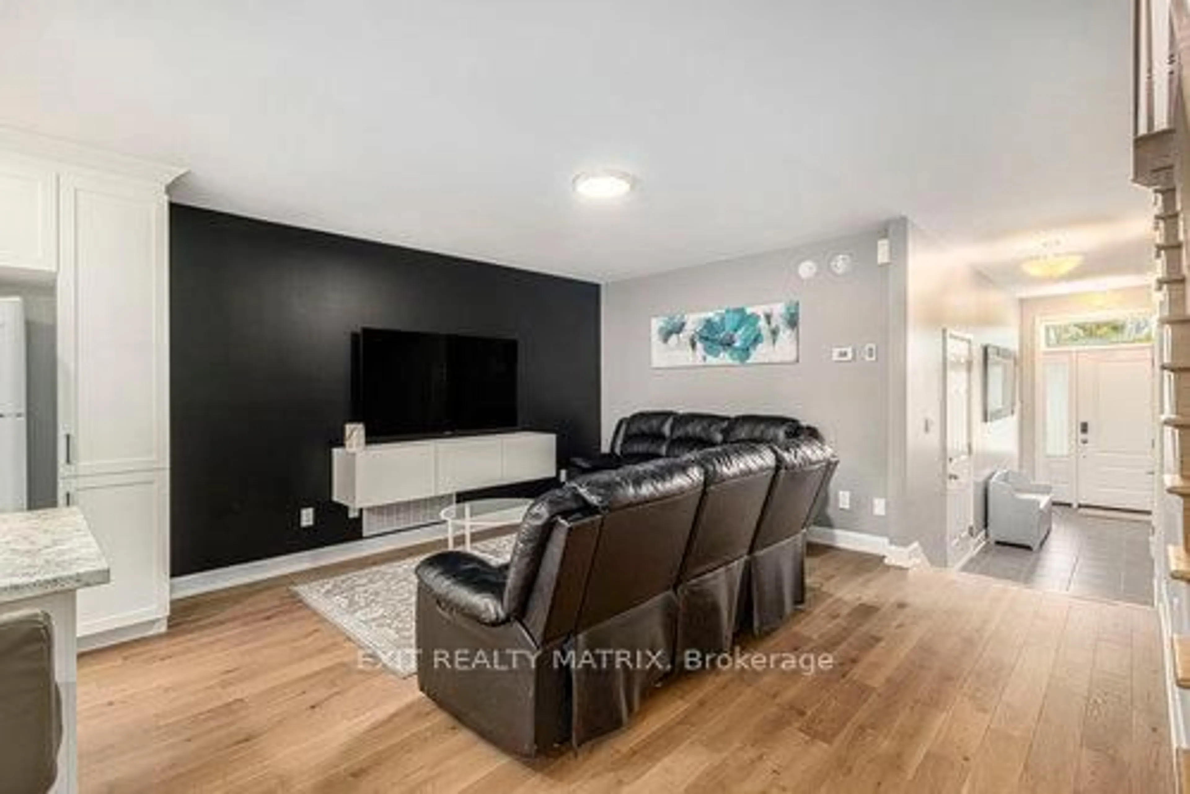 Unknown for 401 Voyageur Pl, Russell Ontario K0A 1W1