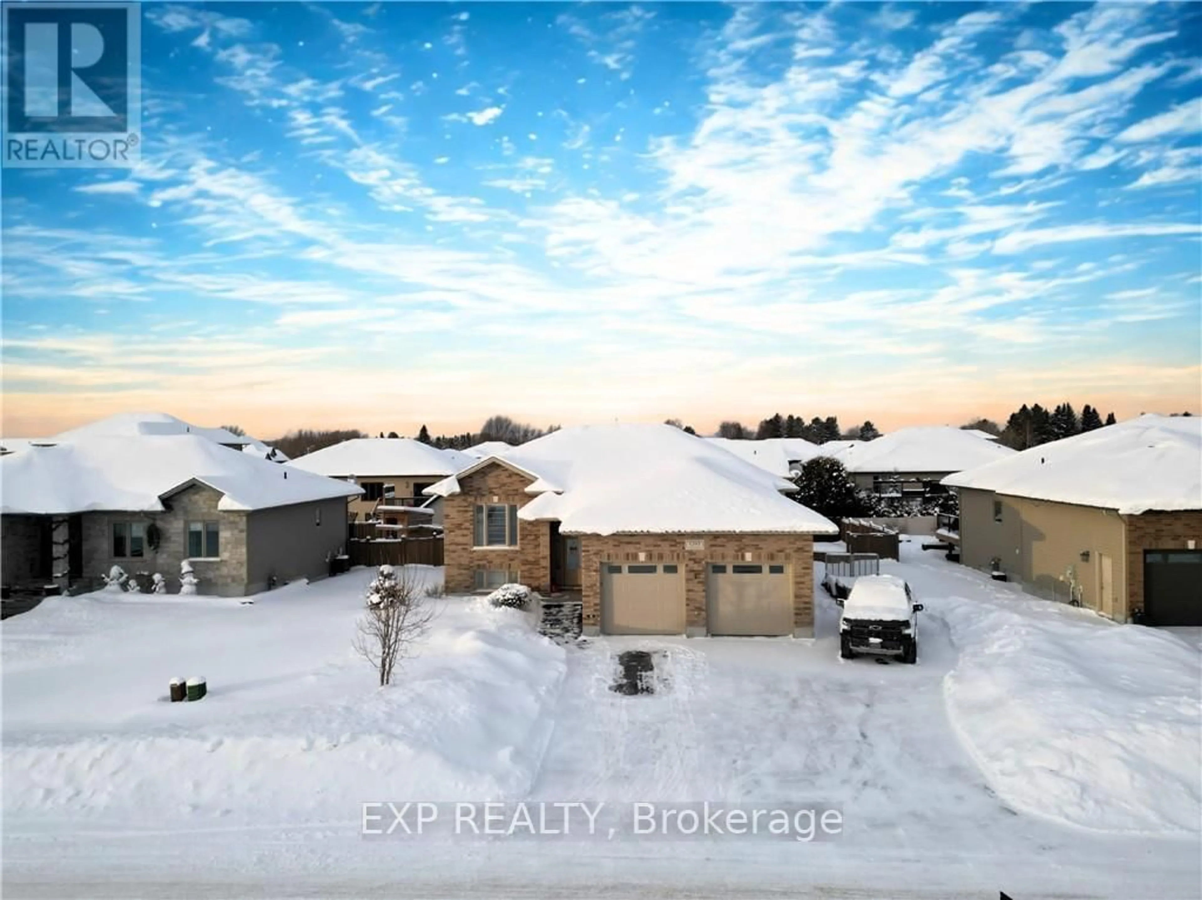 A pic from outside/outdoor area/front of a property/back of a property/a pic from drone, unknown for 1093 Cloverdale Crt, Greater Sudbury Ontario P0M 1E0
