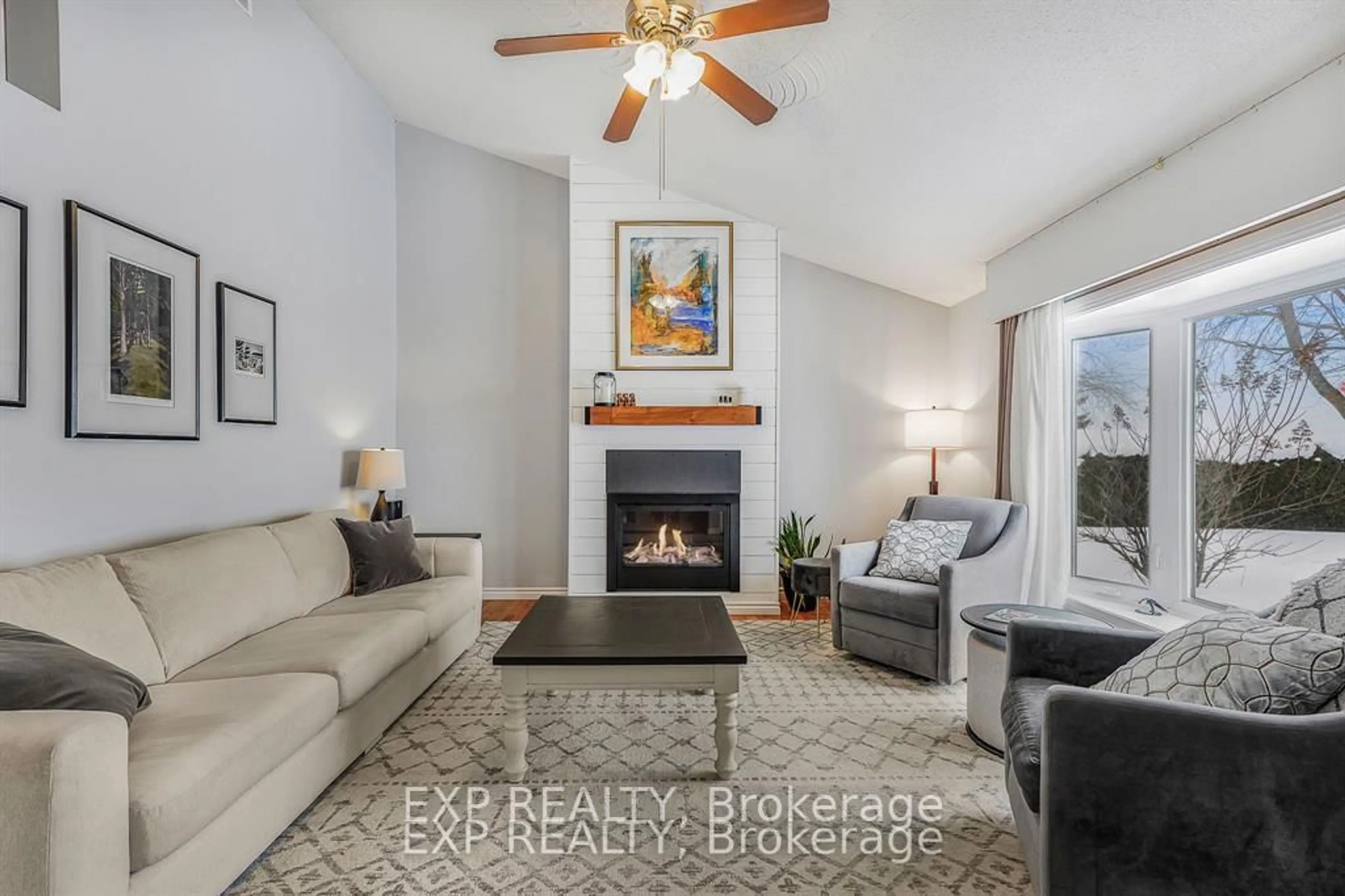 Living room with furniture, unknown for 564 Du Golf Rd, Clarence-Rockland Ontario K0A 2A0