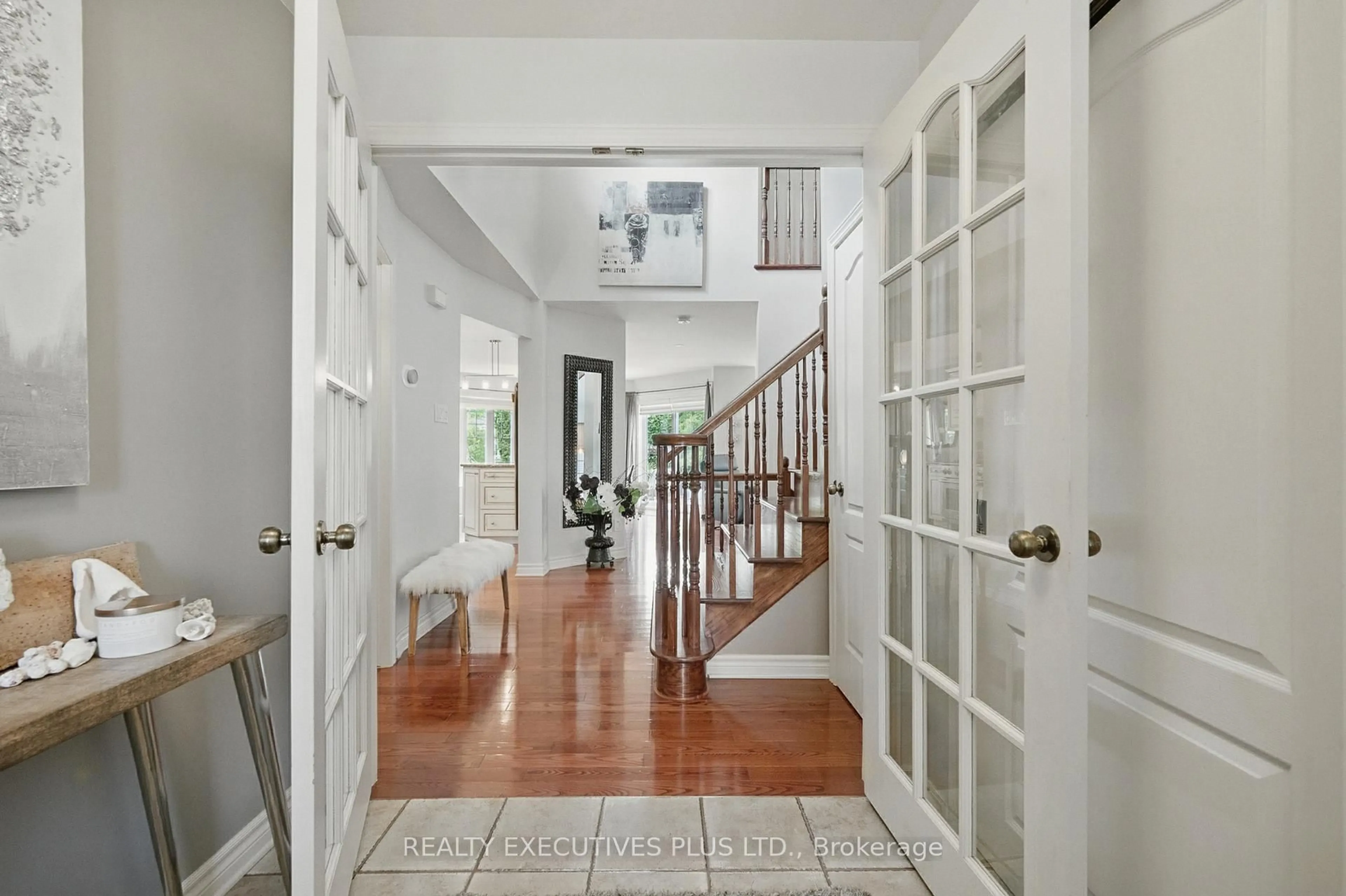 Indoor foyer for 2709 Sylvain St, Clarence-Rockland Ontario K4K 1S6