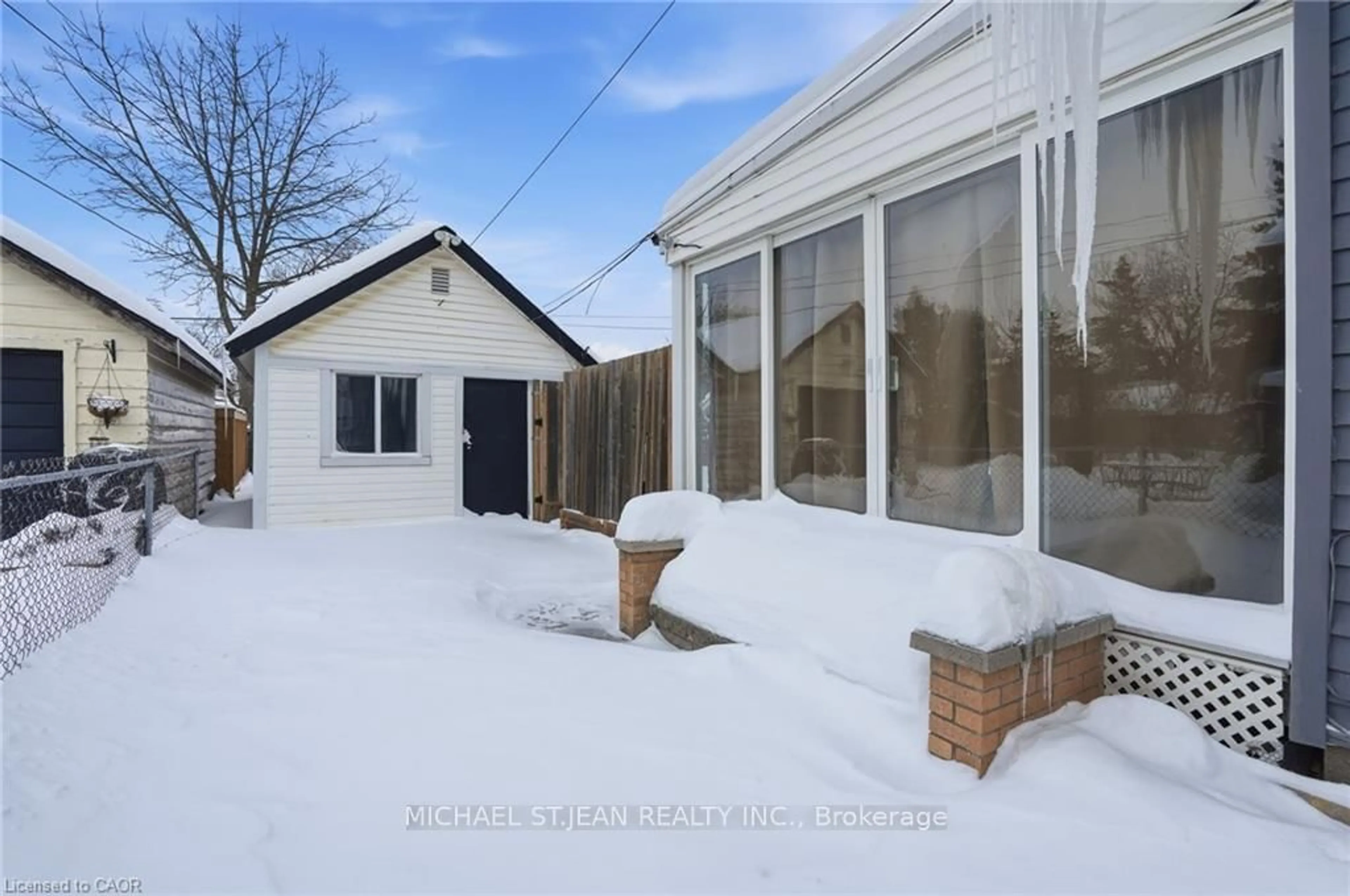 Patio, street for 4 Hilda St, St. Catharines Ontario L2S 1Z8