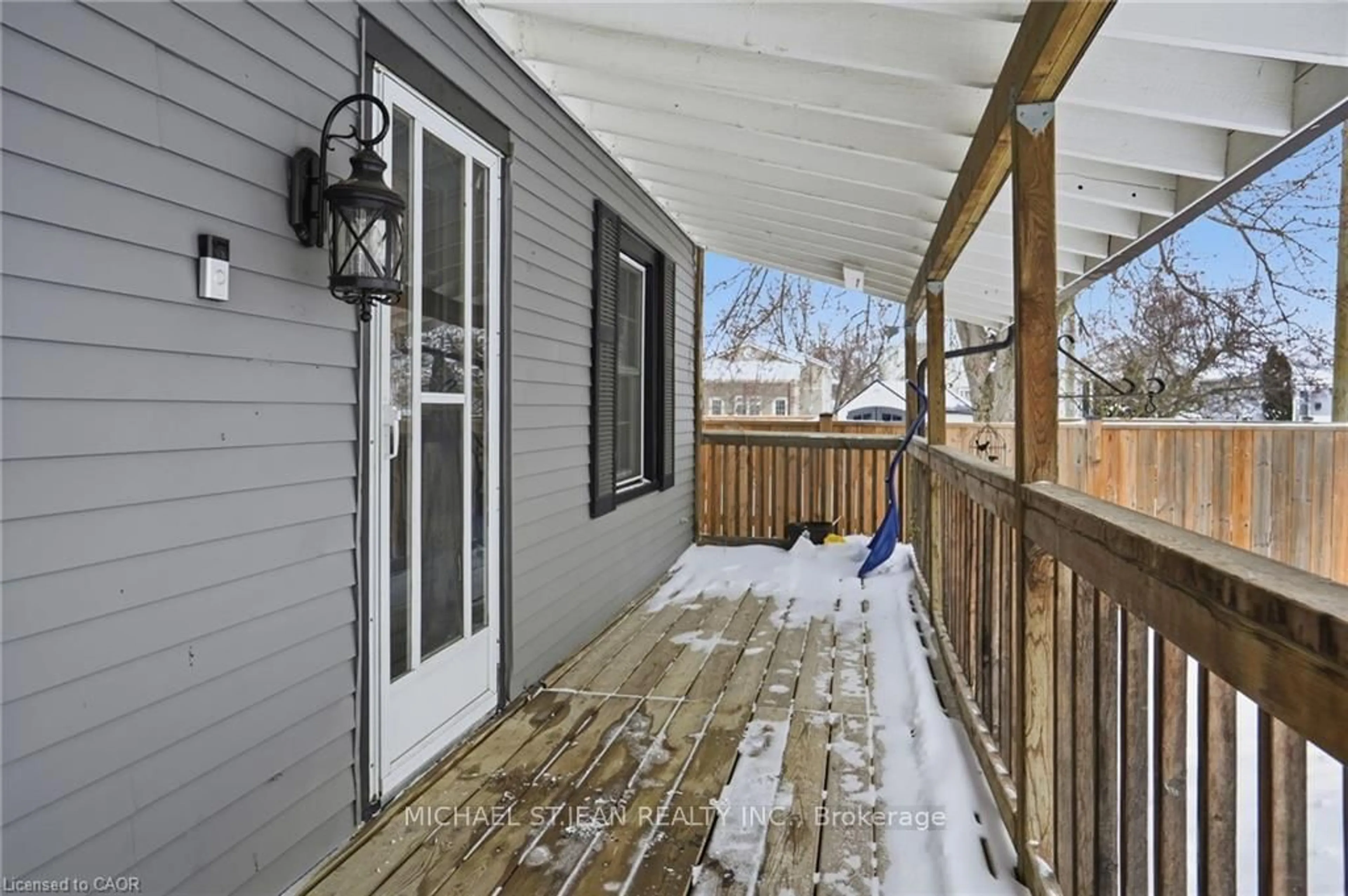 Patio, street for 4 Hilda St, St. Catharines Ontario L2S 1Z8