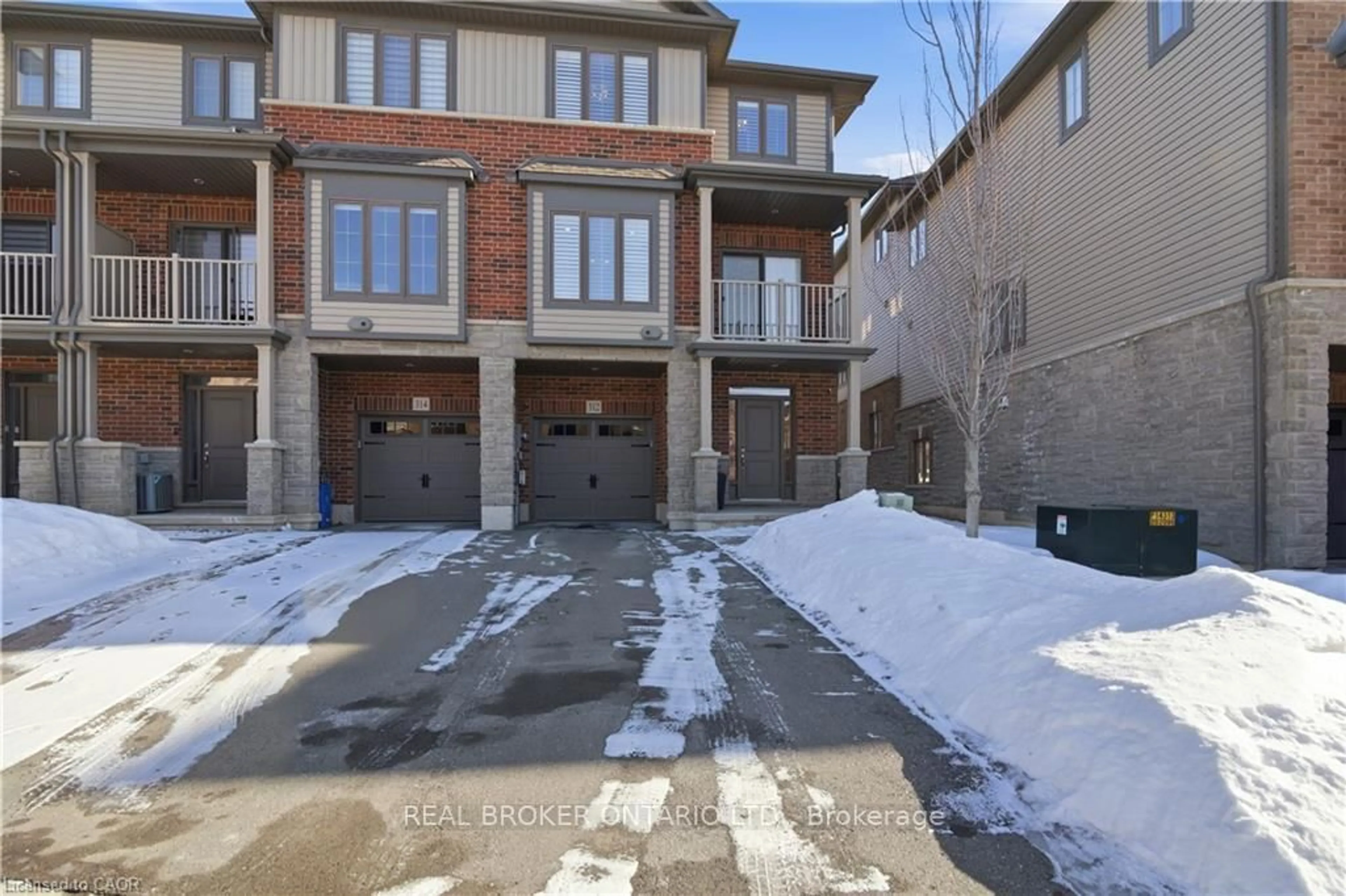 A pic from outside/outdoor area/front of a property/back of a property/a pic from drone, street for 312 Humphrey St, Hamilton Ontario L0R 2H1