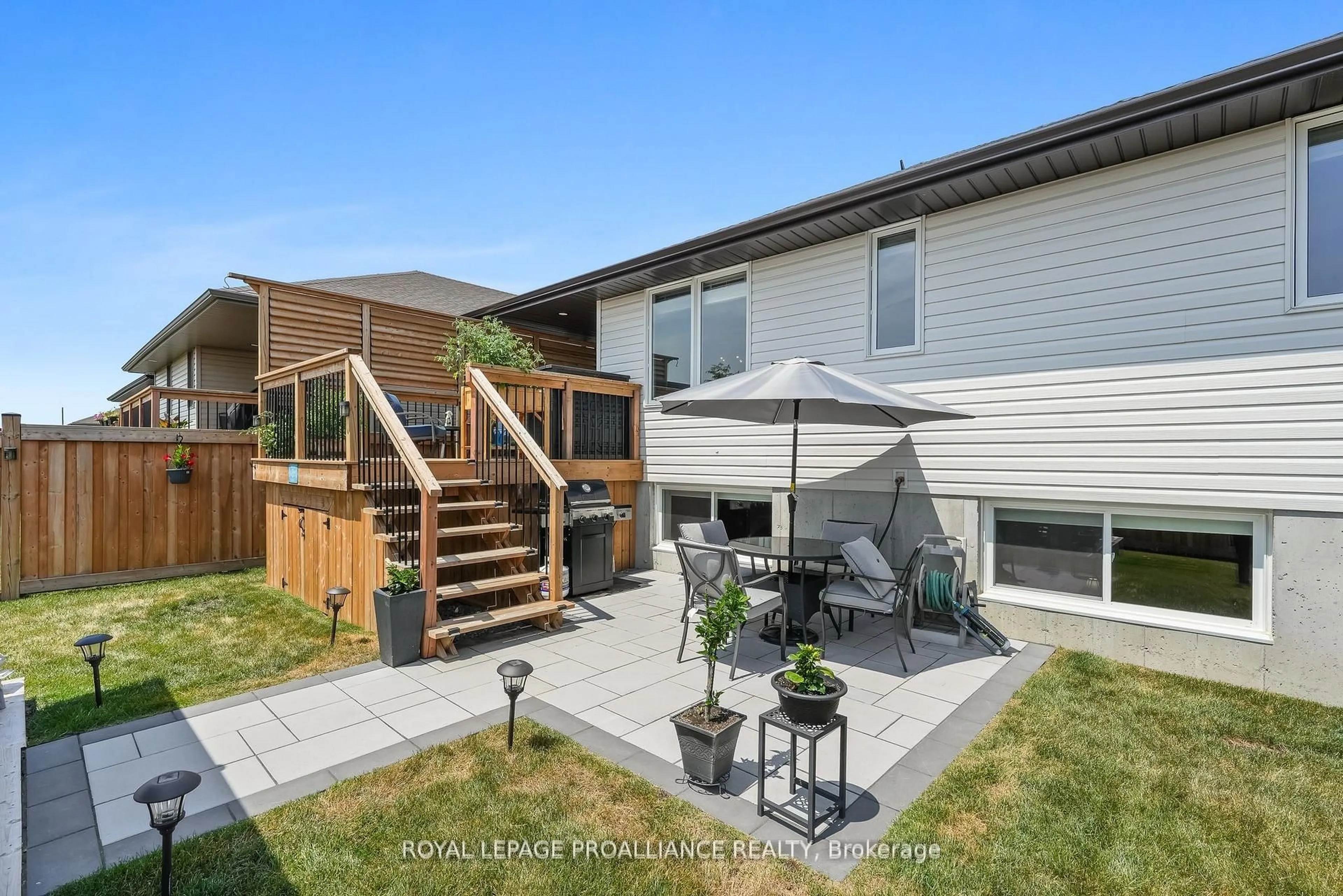 Patio, street for 25 Cedar Park Cres, Quinte West Ontario K8V 0J1