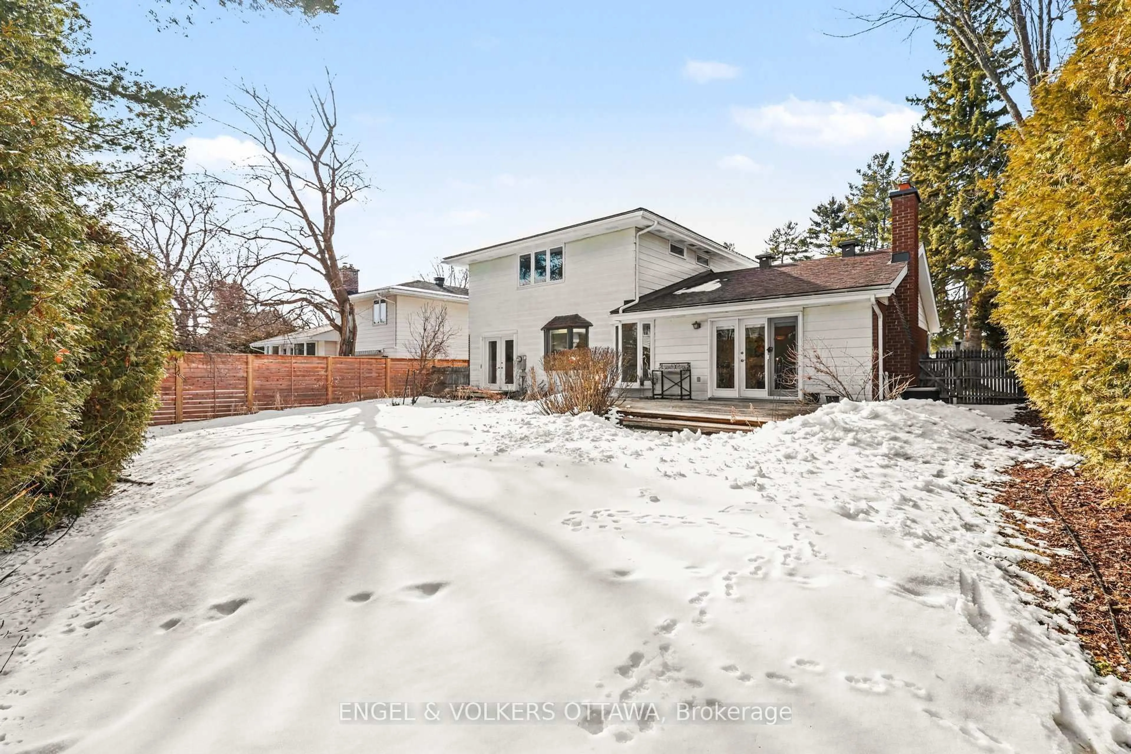 A pic from outside/outdoor area/front of a property/back of a property/a pic from drone, unknown for 11 Glendenning Dr, Ottawa Ontario K2H 7Z1