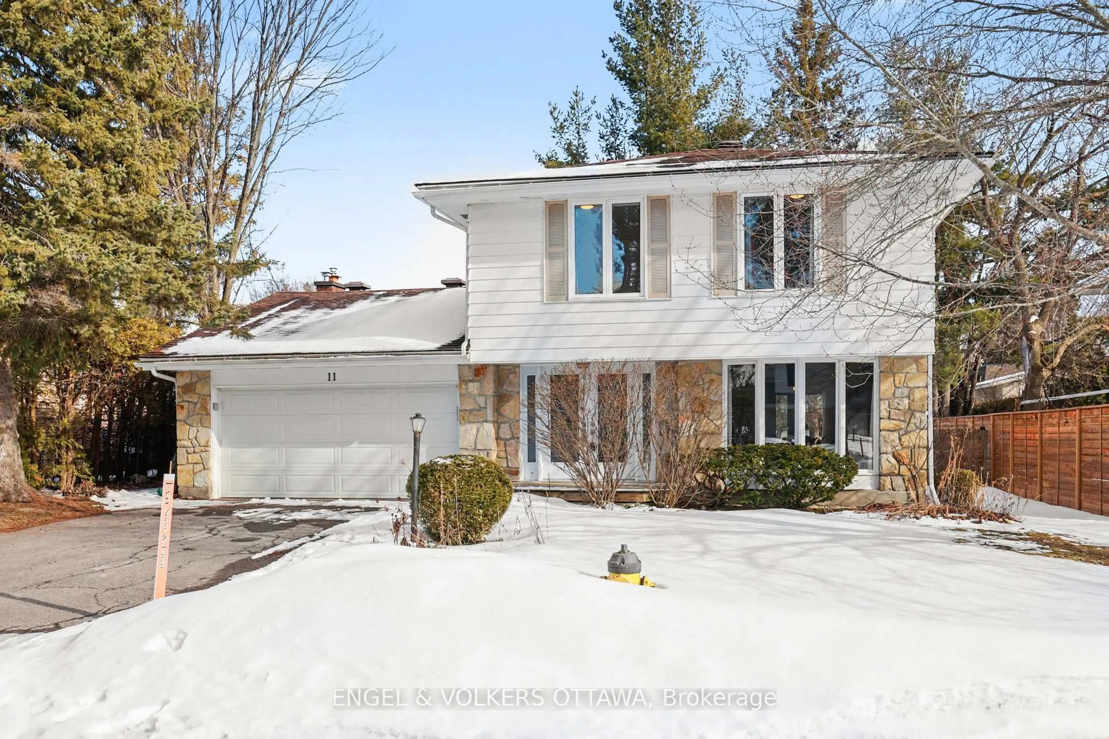 Unknown for 11 Glendenning Dr, Ottawa Ontario K2H 7Z1